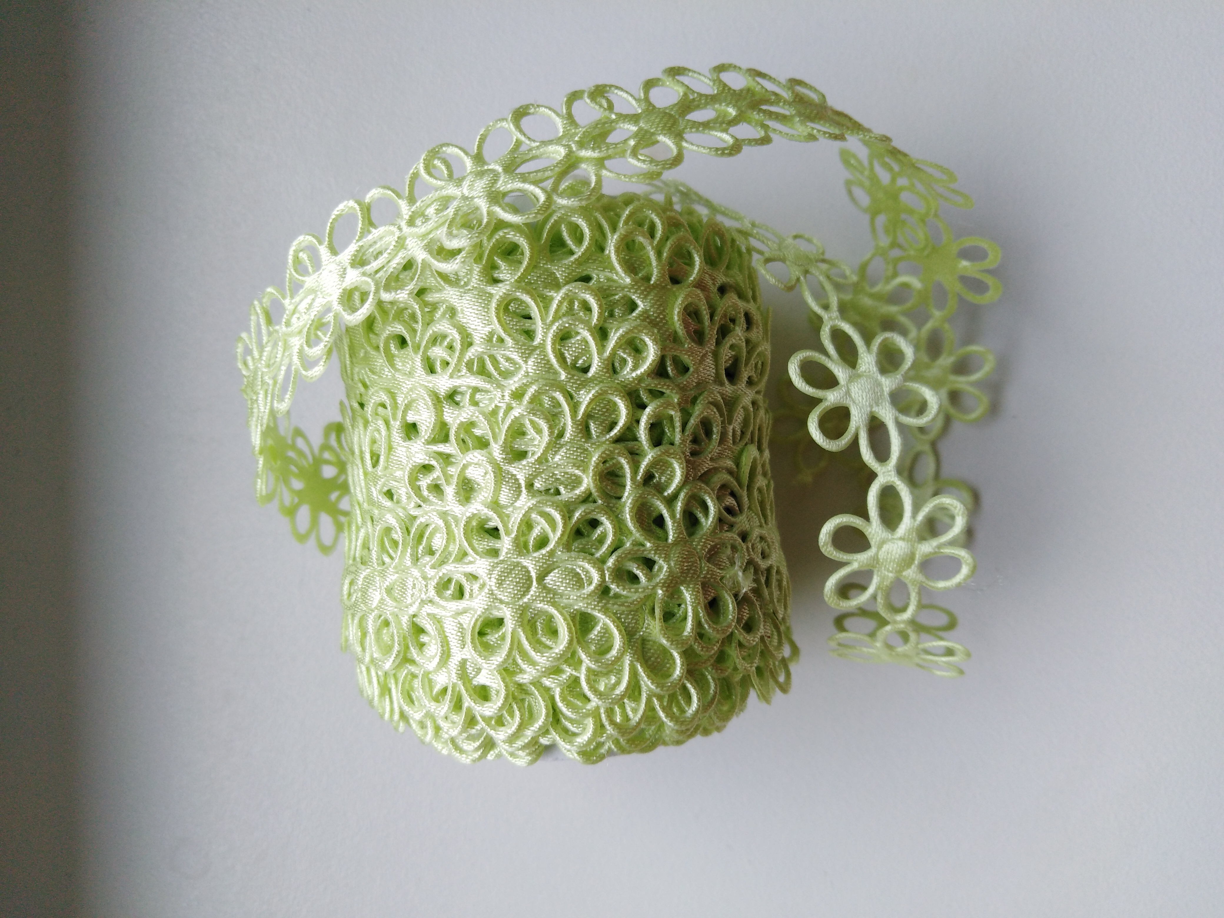 Aplikace metráž - květy střední ledová zeleň