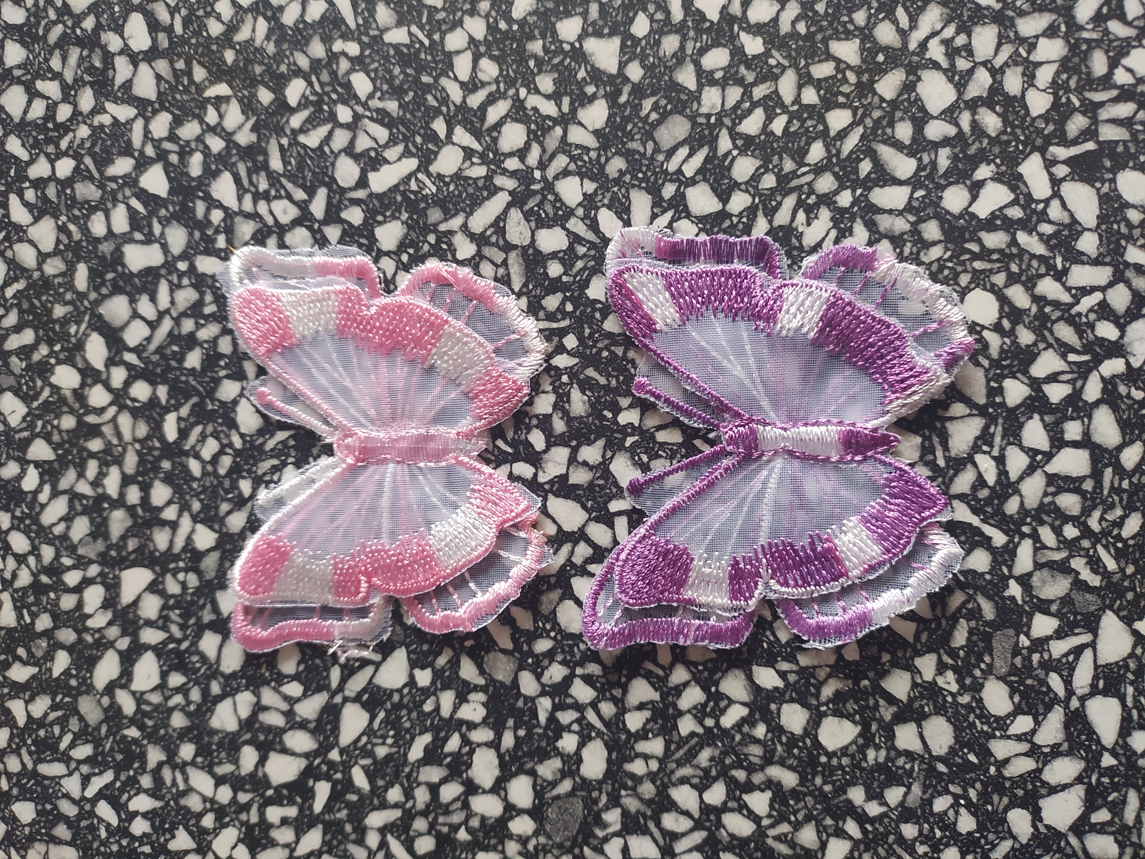 Nášivka MOTÝL 2 růžový