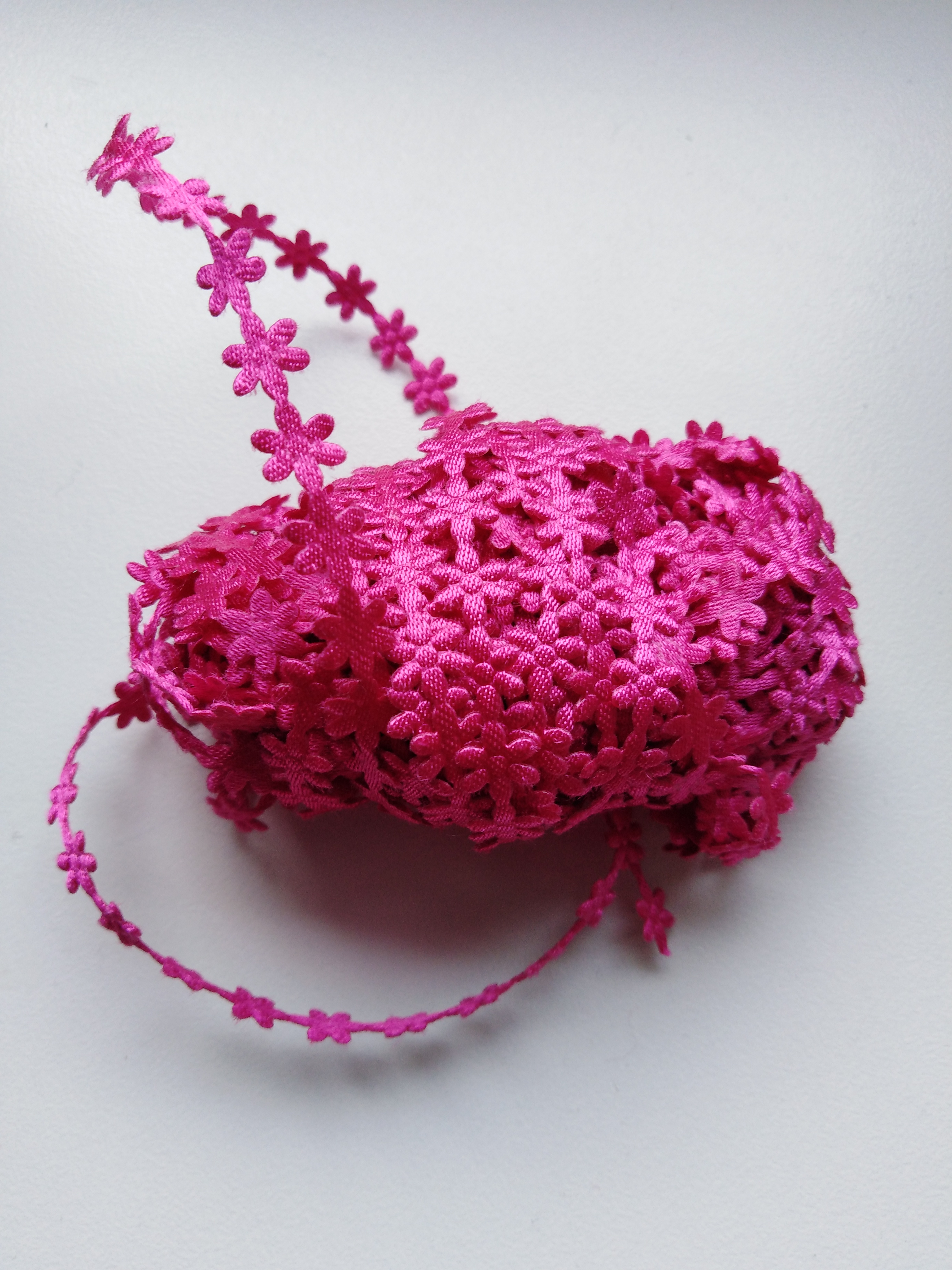 Aplikace metráž - květy malé cyklámen