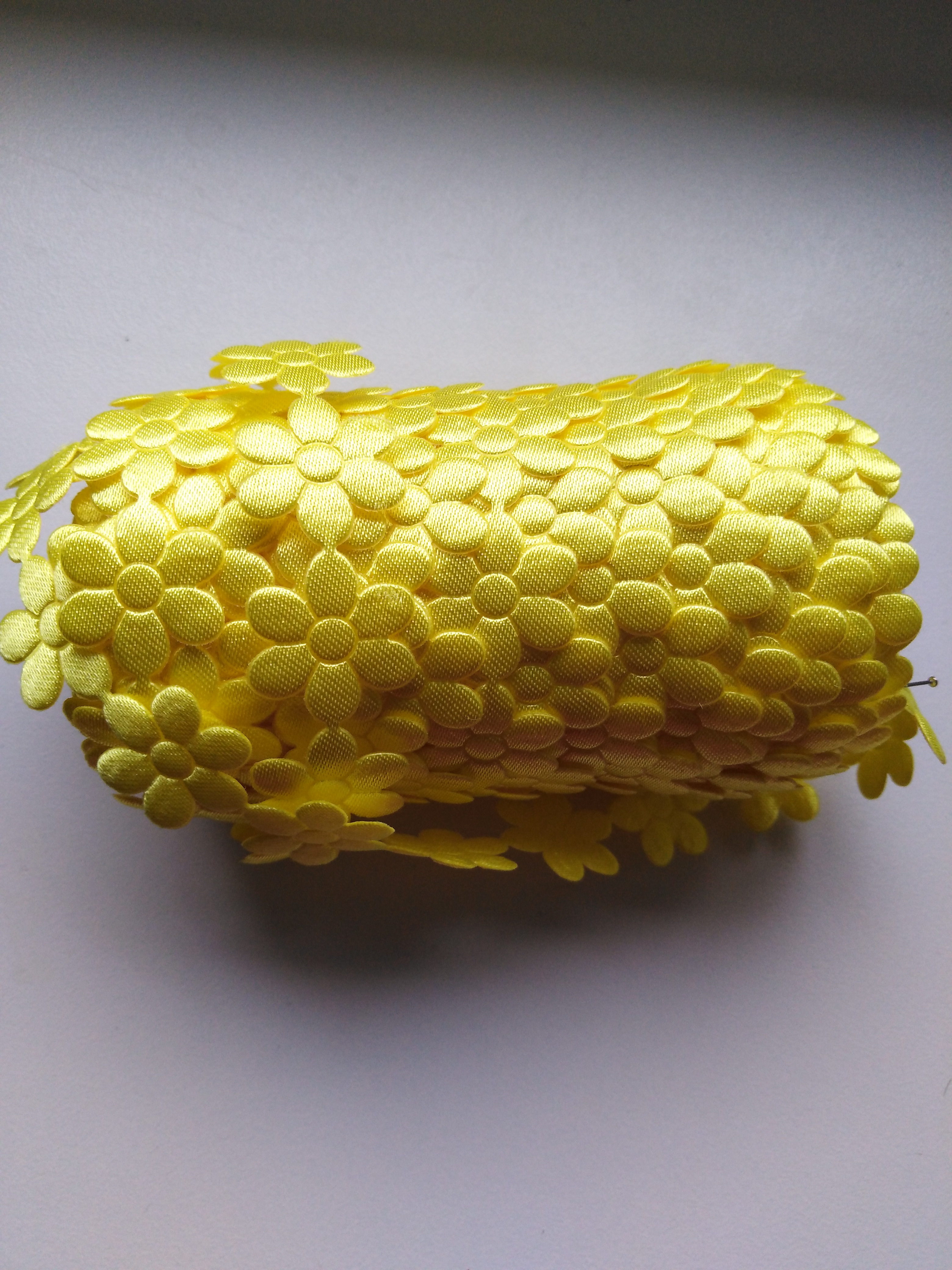 Aplikace metráž - květy velké žlutá