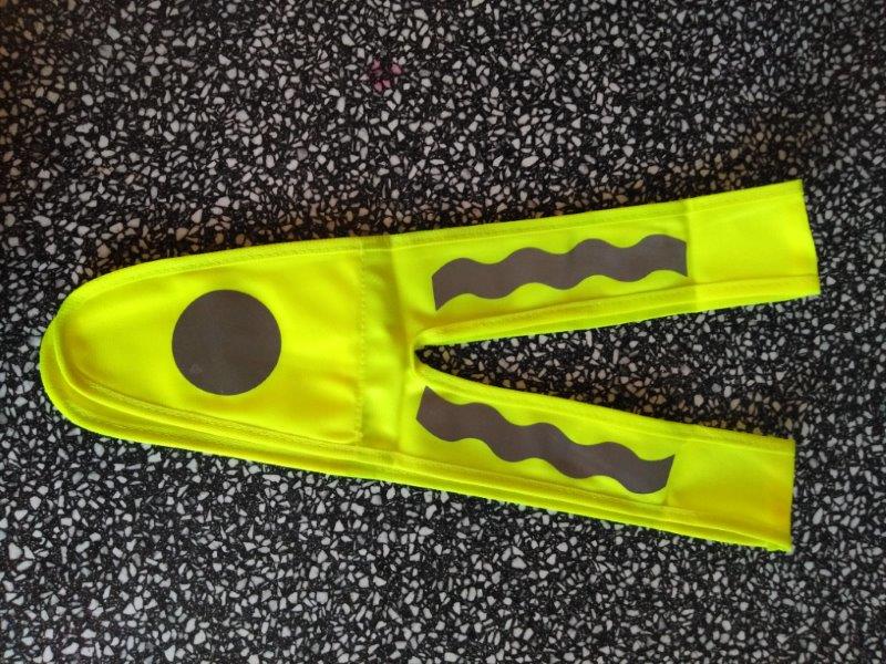 Vesta reflexní tvar V žlutá