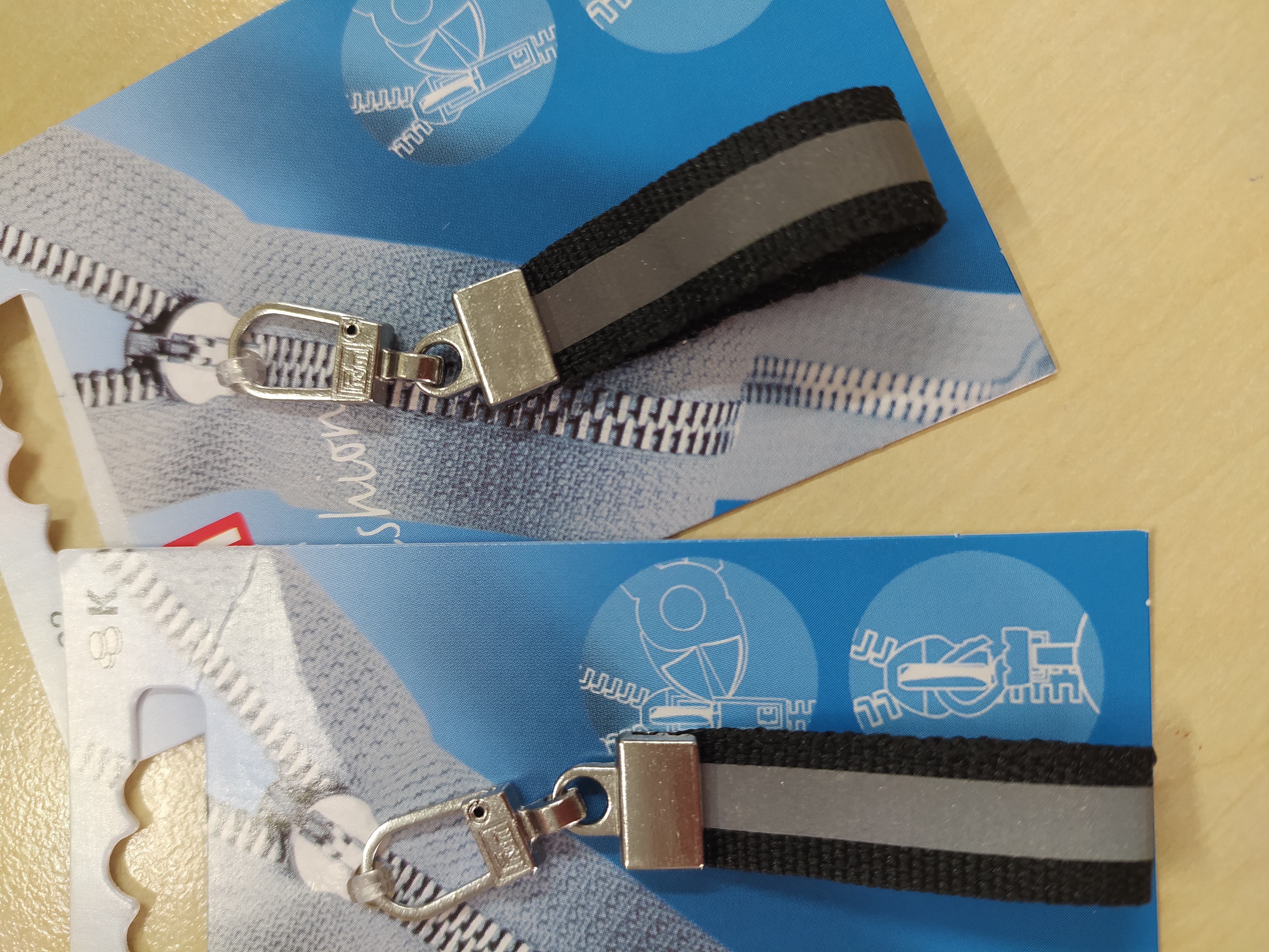 Přívěsek ozdobný k běžci Reflecting