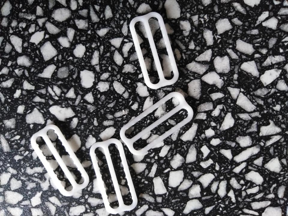 Zkracovač ramínkový 23 mm plast bílý - 10 ks