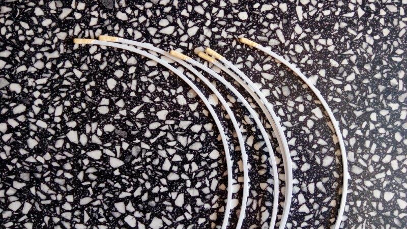 Kostice kovová plochá velikost 70