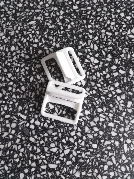 Přezka montérková 40 mm bílá