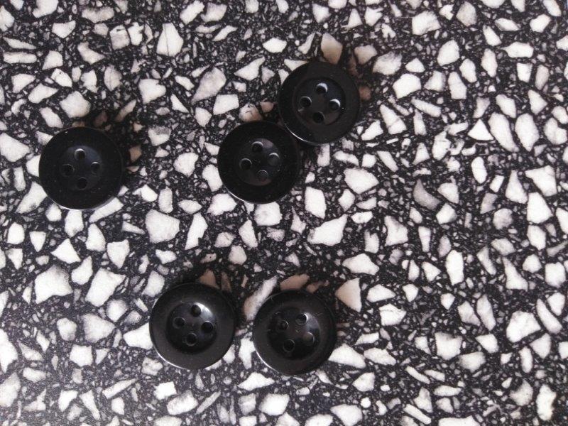 Knoflík montérkový černý