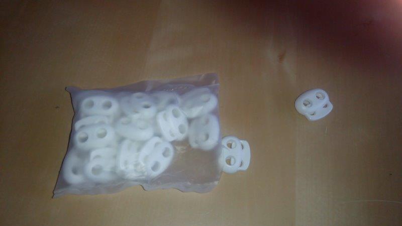 Brzdička dvoušňůrová malá bílá