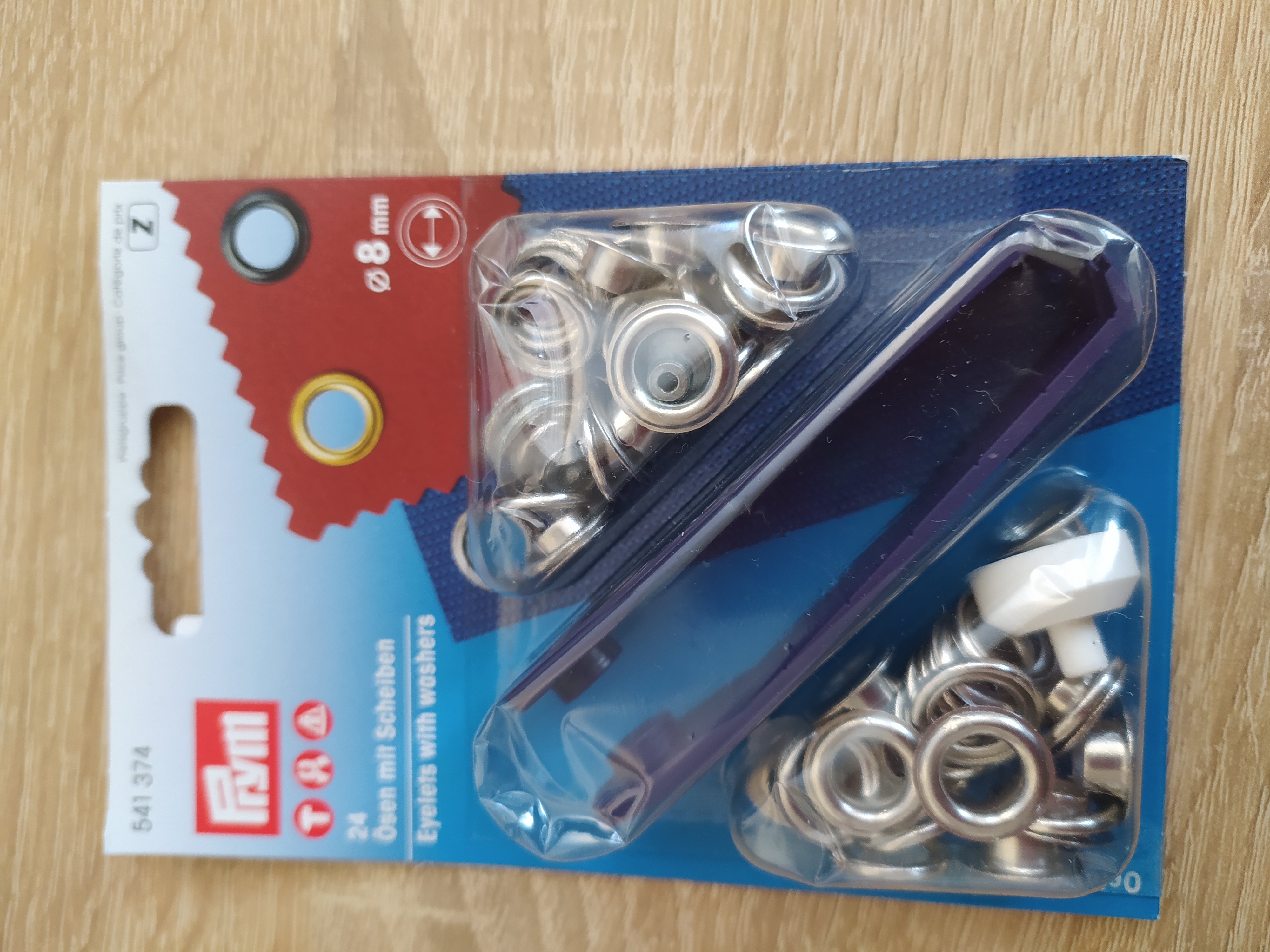 Průchodky kovové 8 mm - blistr nikl 1111