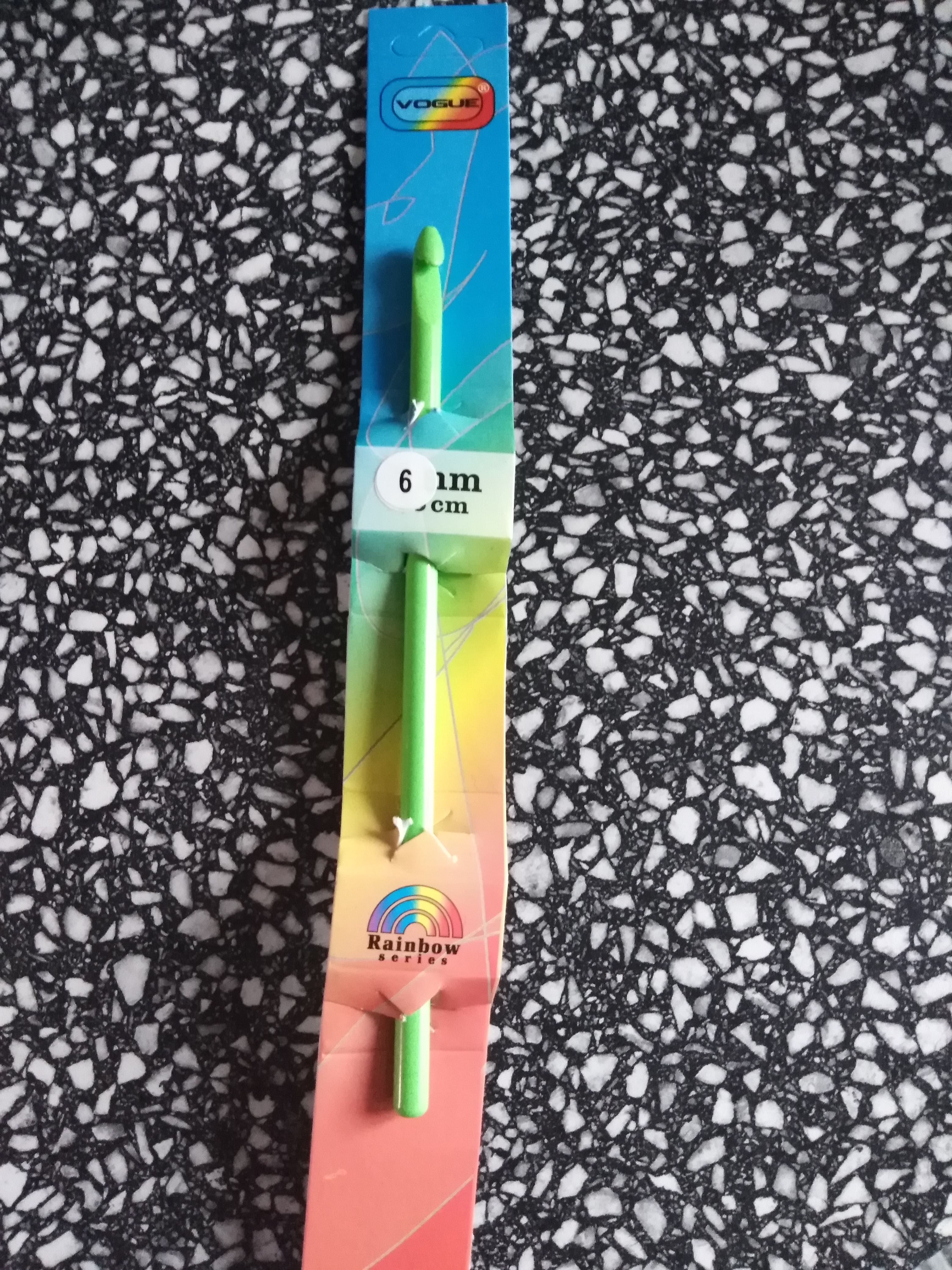 Háček pletací celoplastový 6 mm