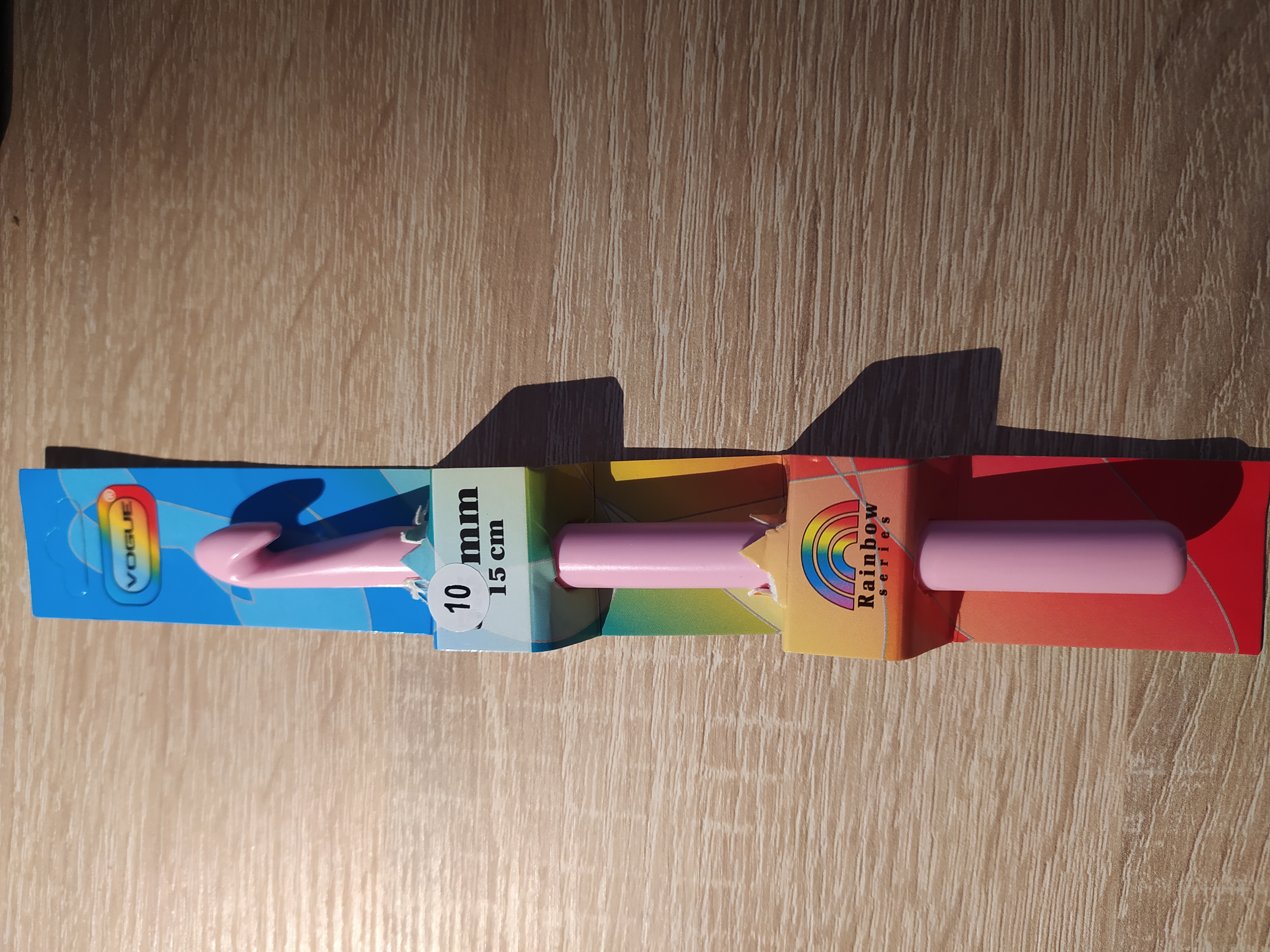 Háček pletací celoplastový 10 mm