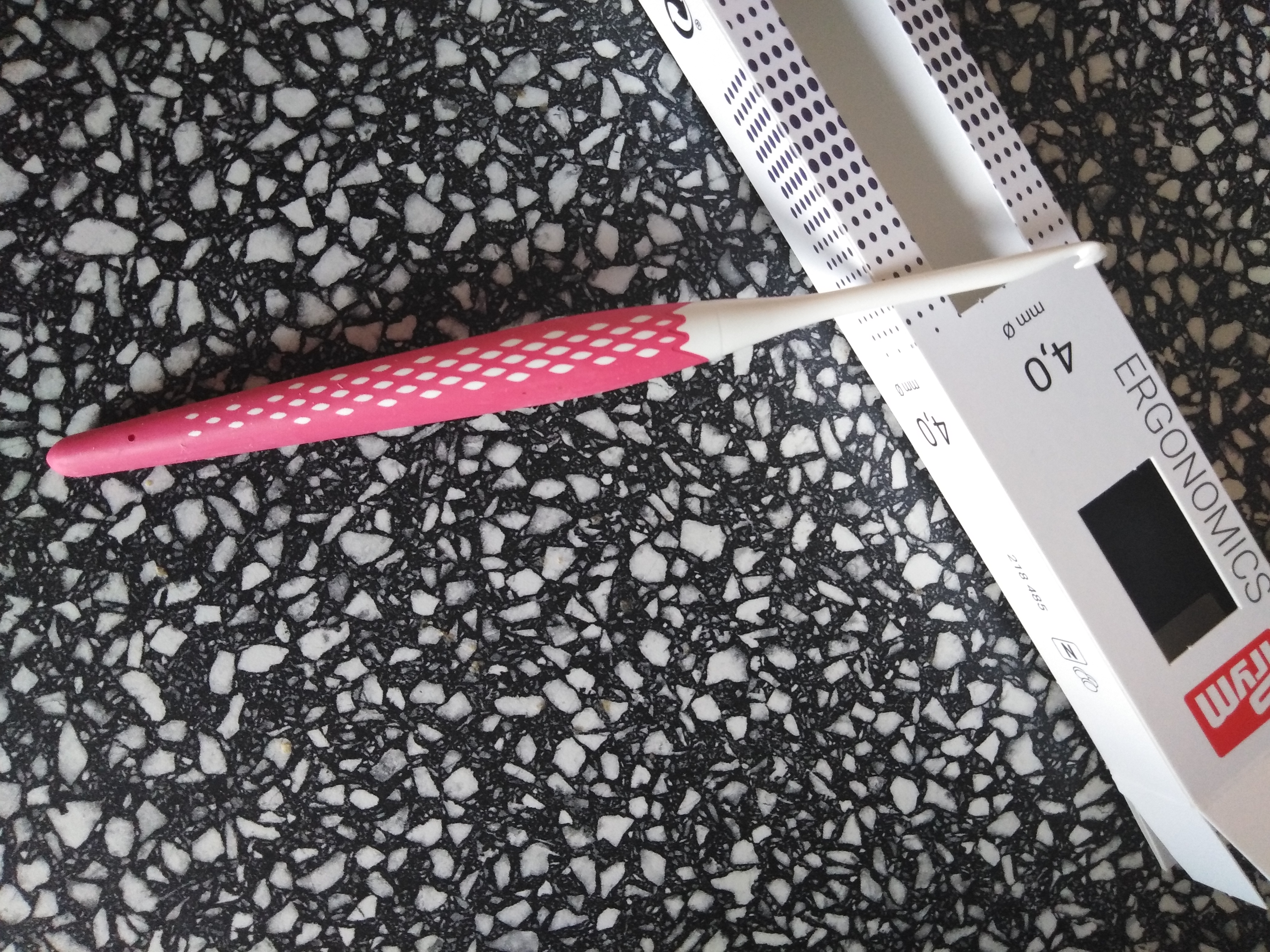 Háček na vlnu ergonomický 4 mm/16 cm