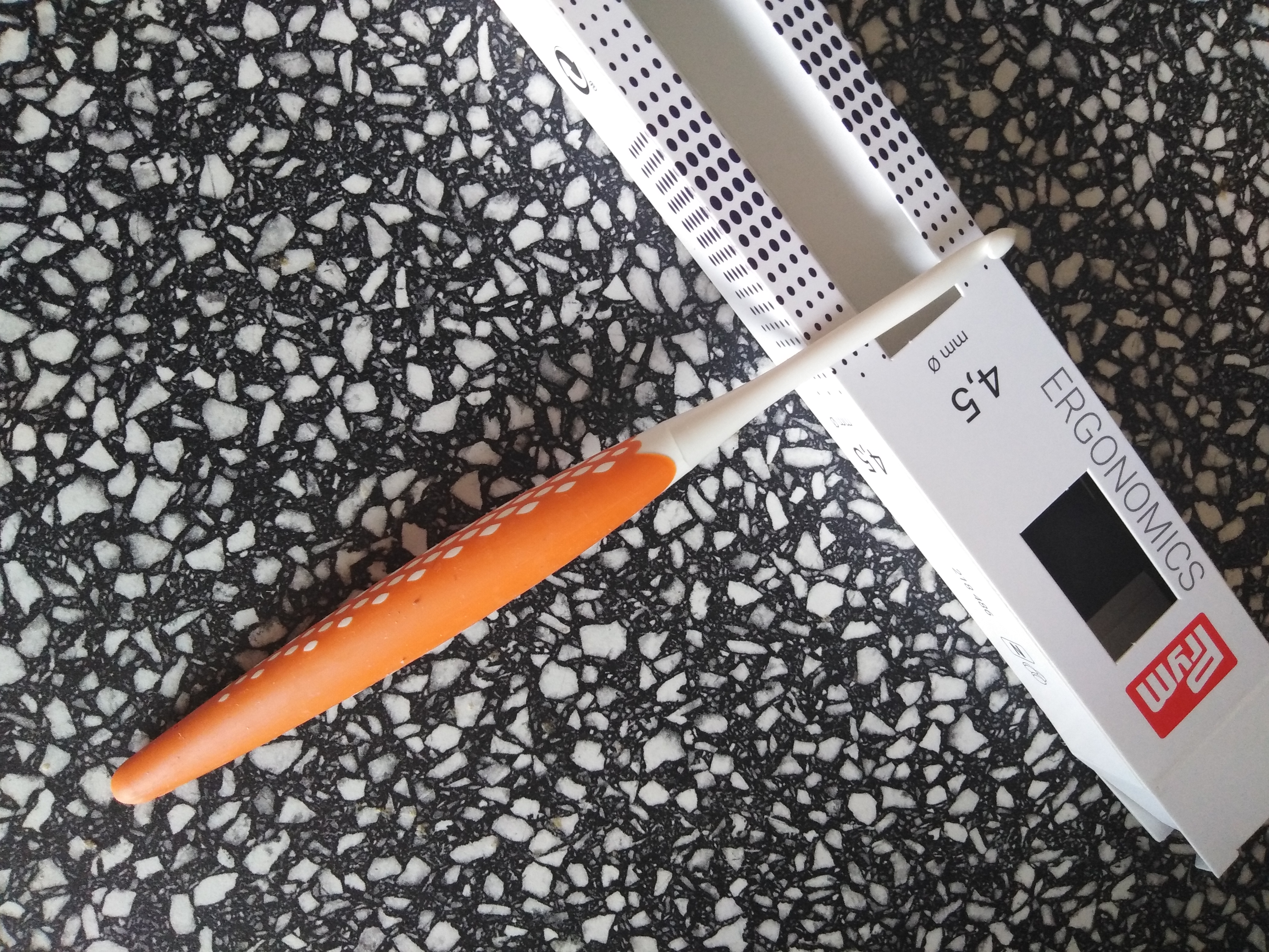 Háček na vlnu ergonomický 4,5 mm/16 cm