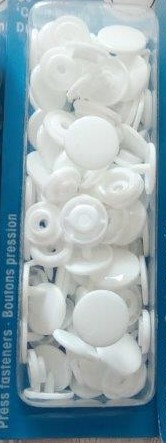 Plastové patentky kulaté bílé