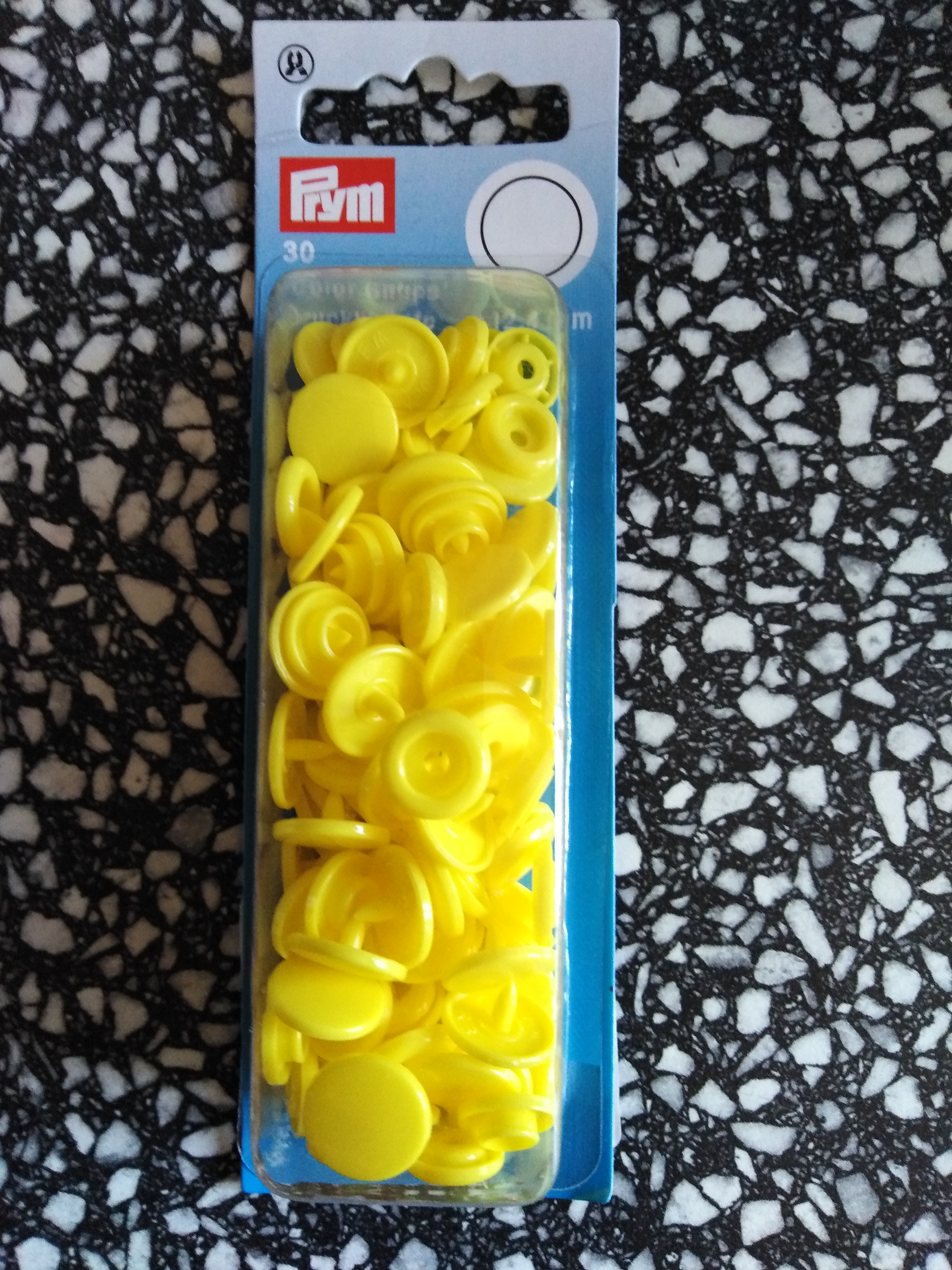 Plastové patentky kulaté žluté