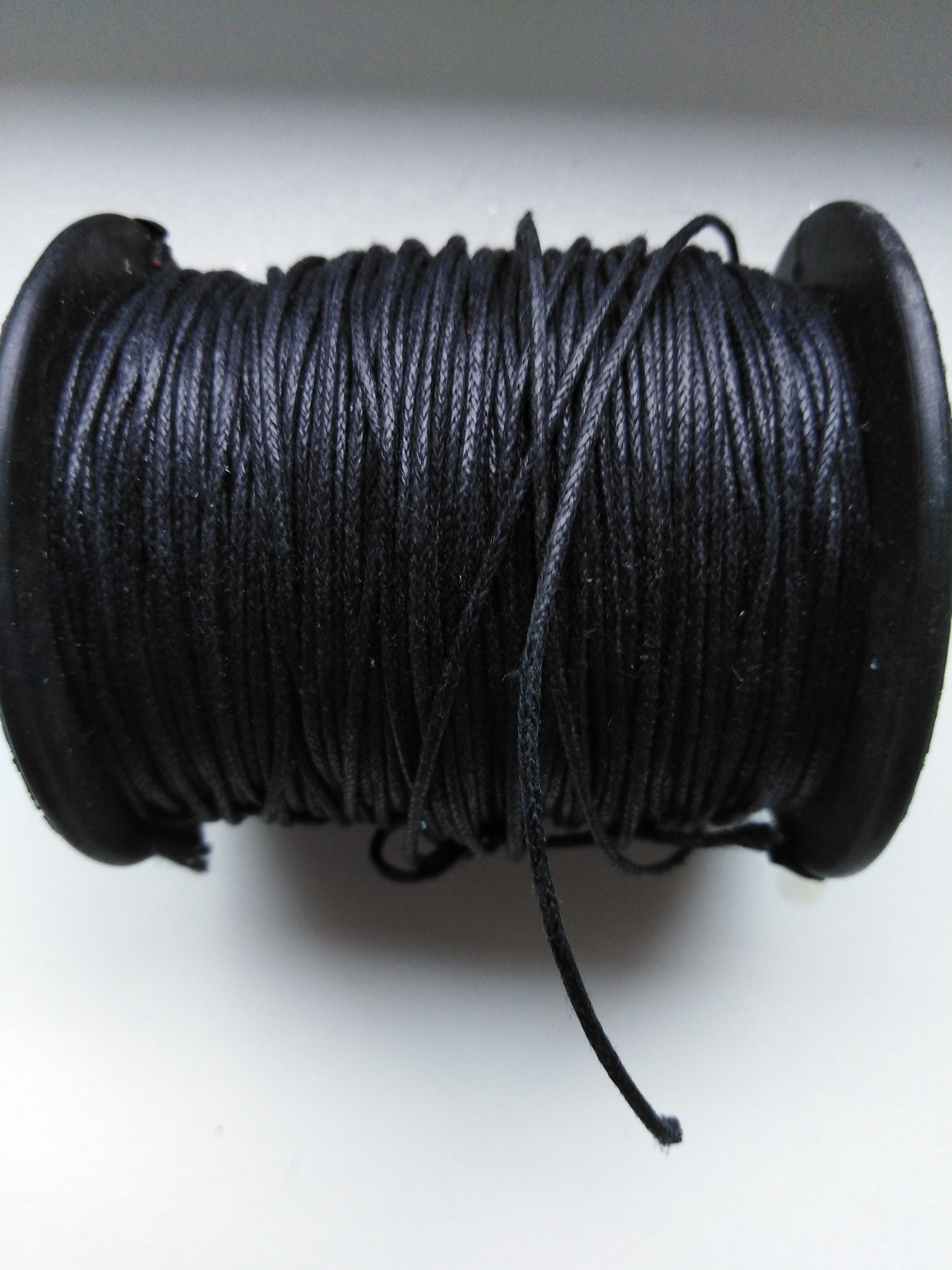 Šňůrka voskovaná 1,2 mm černá