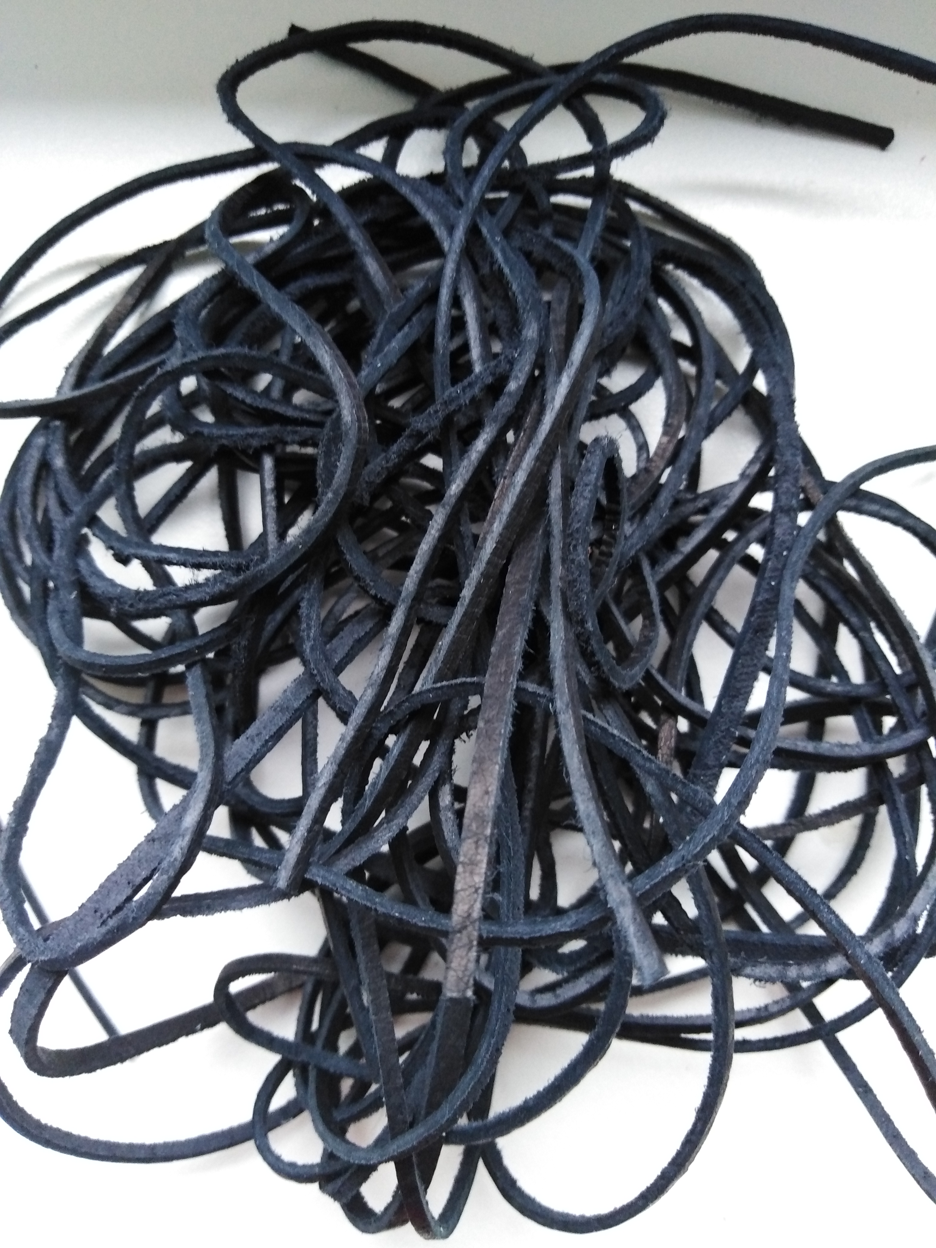 Šňůrka kožená 90 cm černá