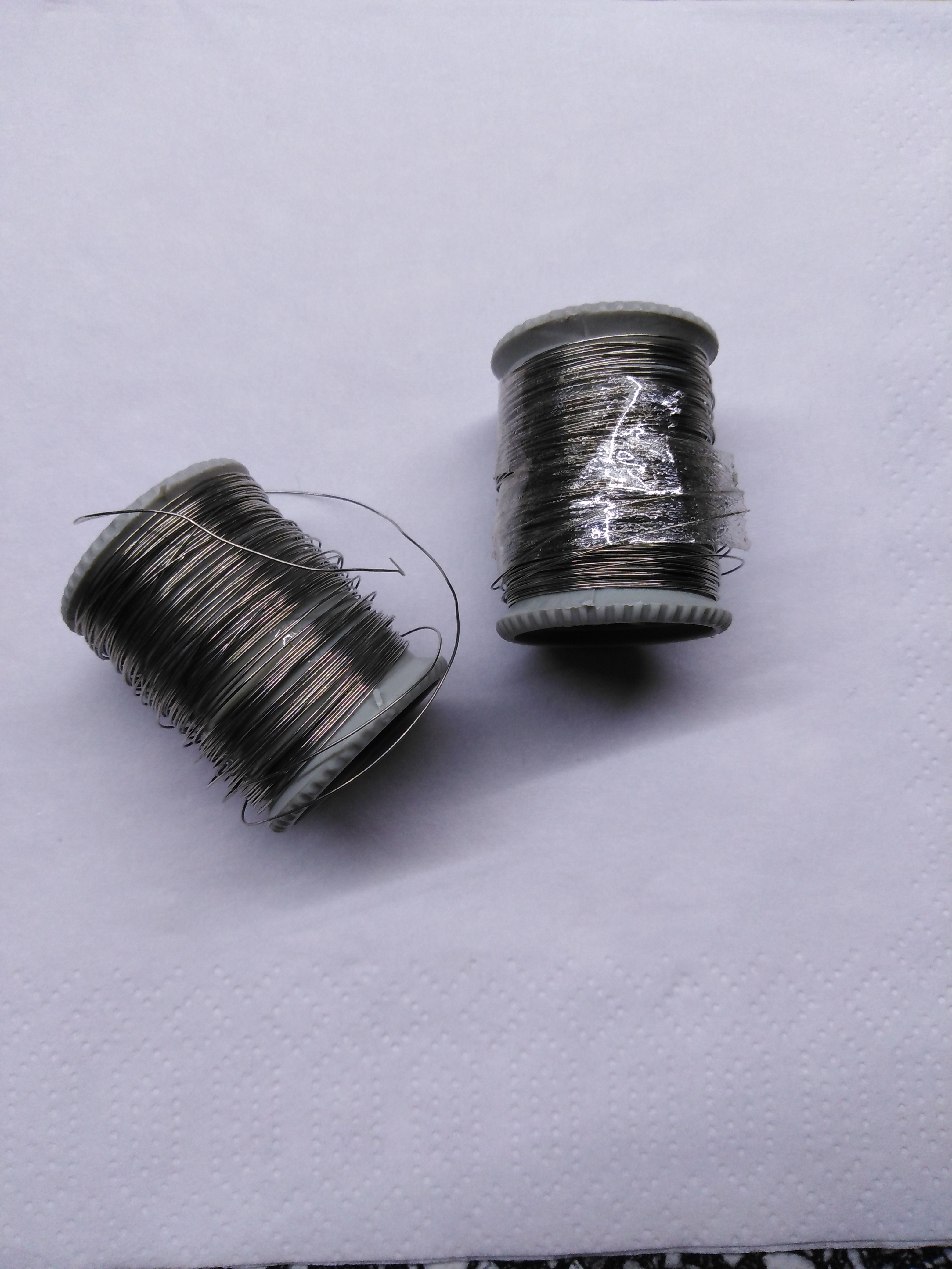 Drátek bižuterní cívka 7 m stříbrná