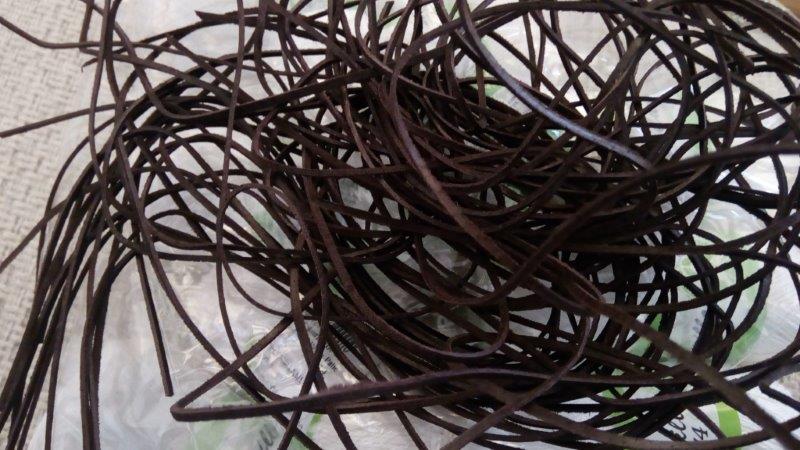 Šňůrka kožená 90 cm tmavě hnědá