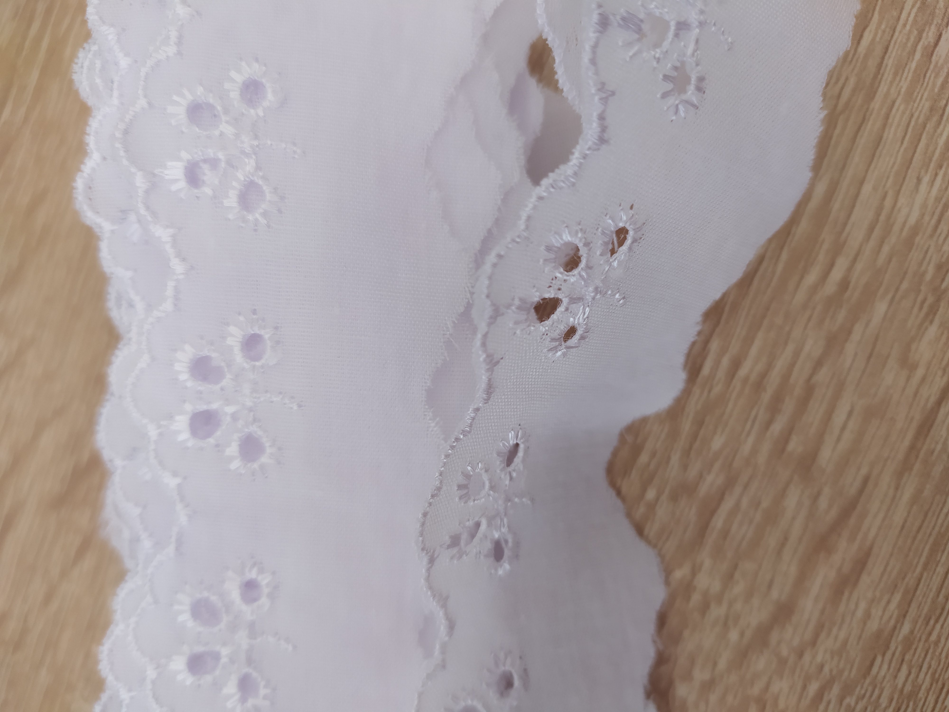 Štykování 30 mm bílé