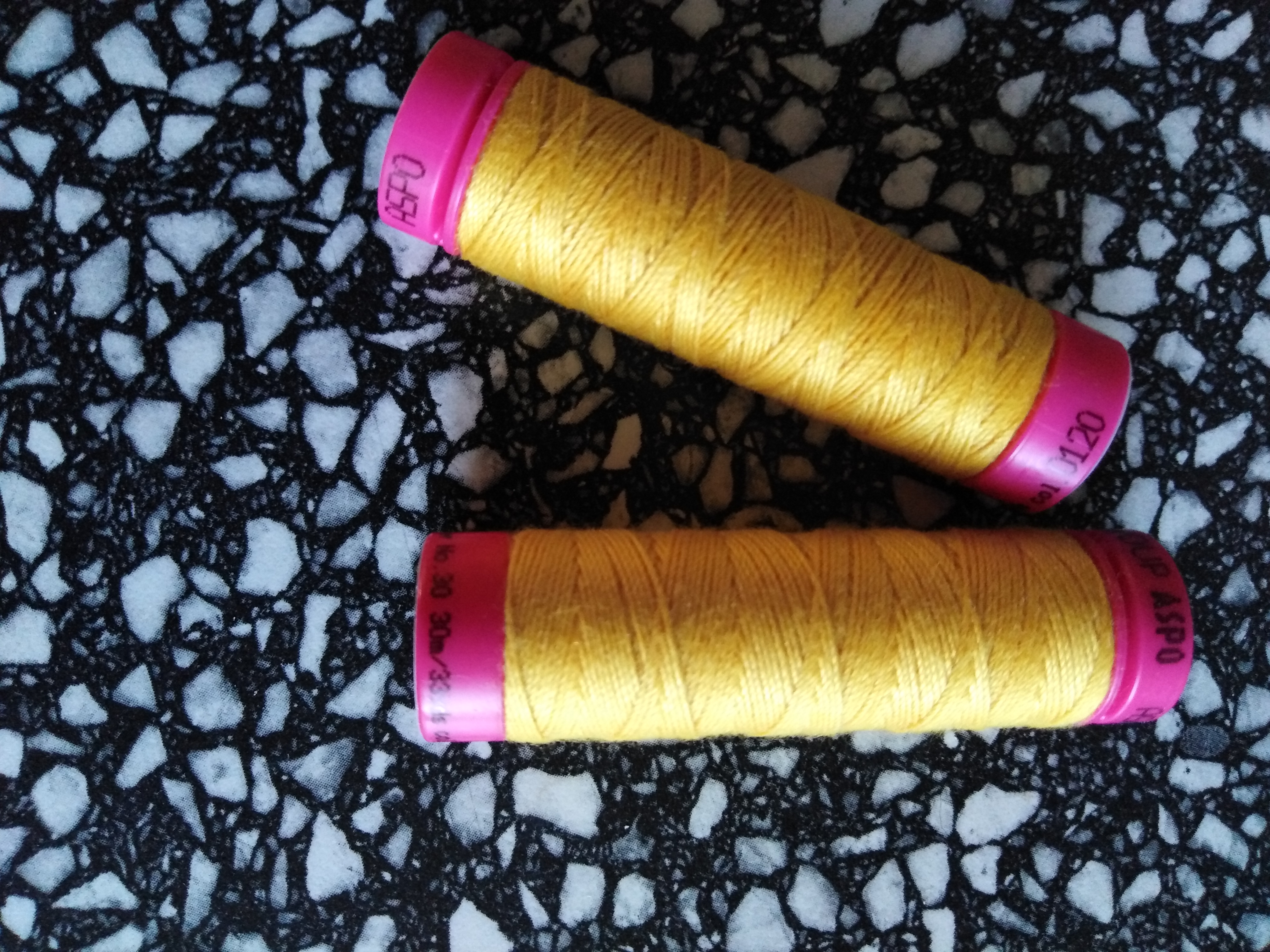 Nitě jeansové ASPO 30 m žluté 120