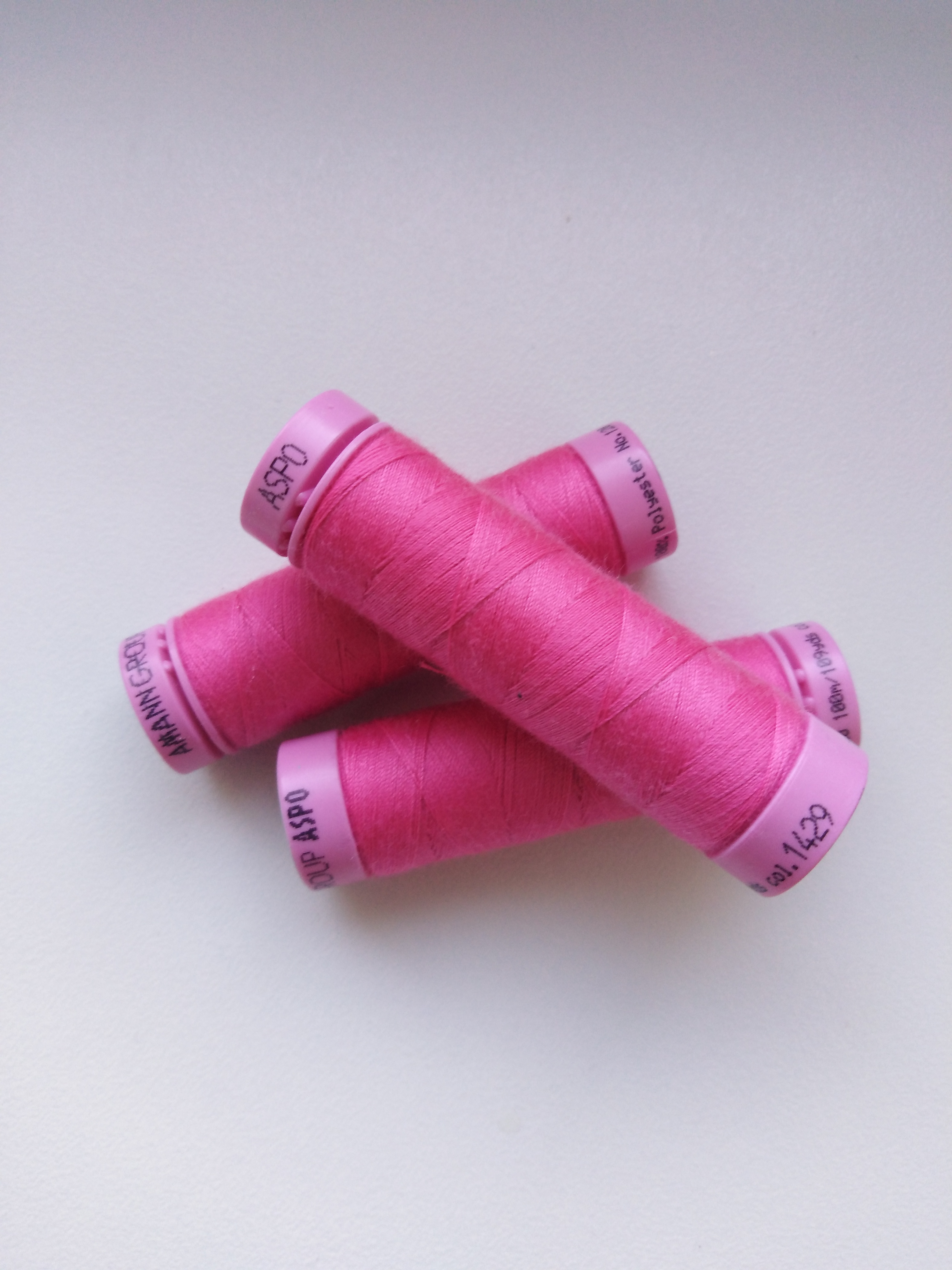 Nitě univerzální PES 100 m růžovo malinová