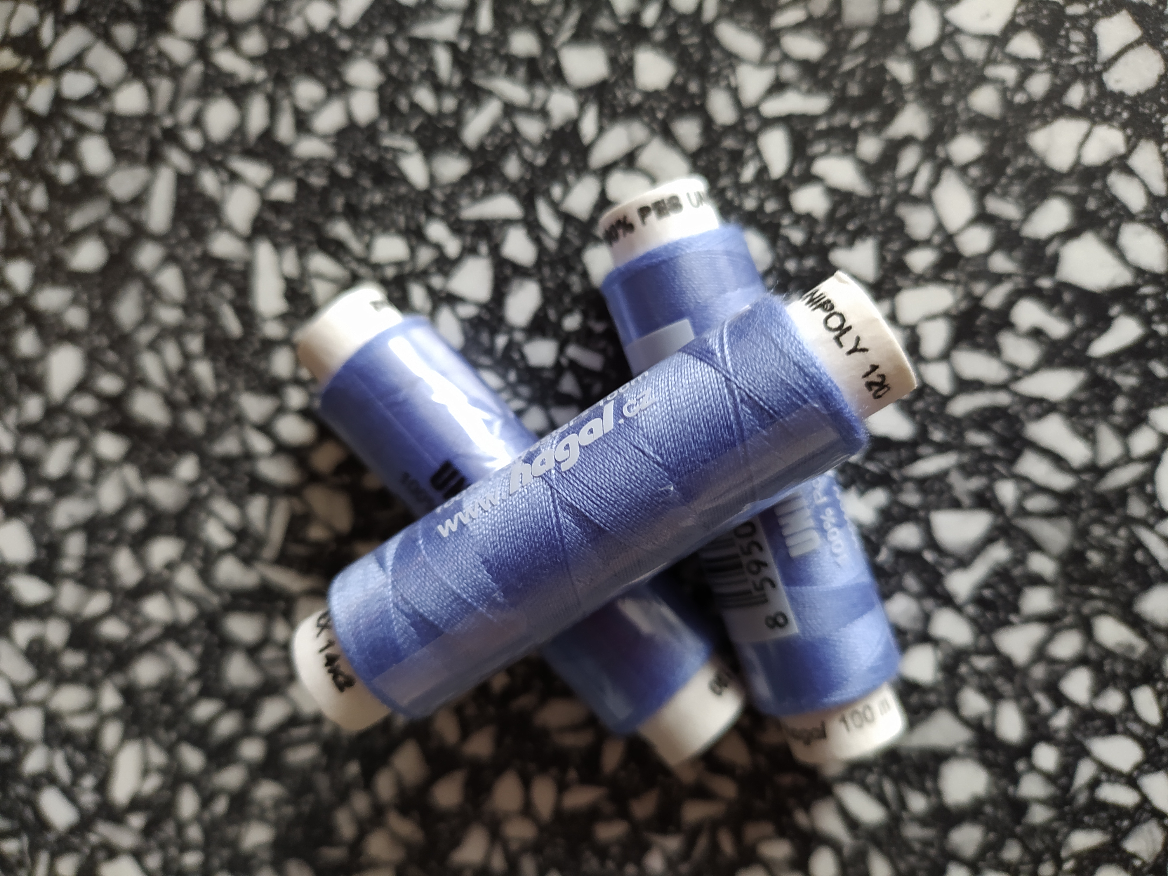 Nitě Unipoly 100 m modrofialová 533