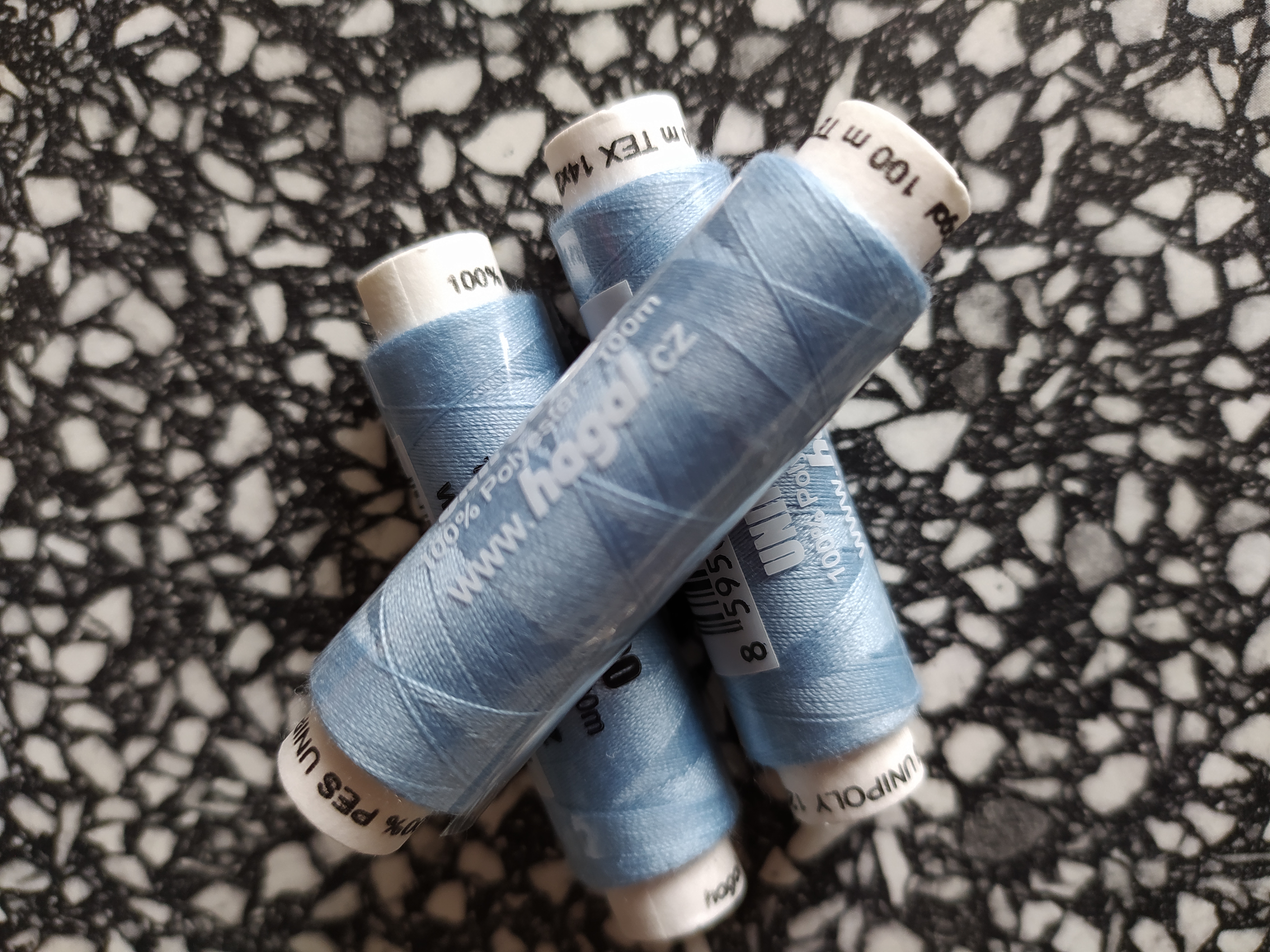 Nitě Unipoly 100 m holubí šeď 583