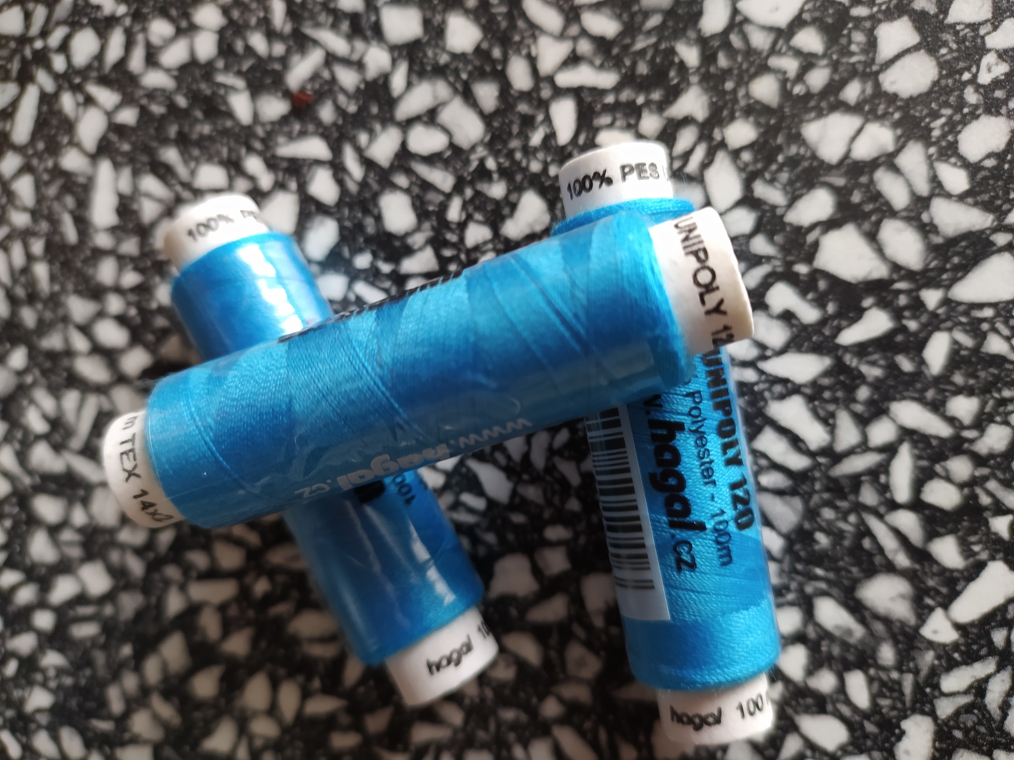 Nitě Unipoly 100 m kalifornská modř 658