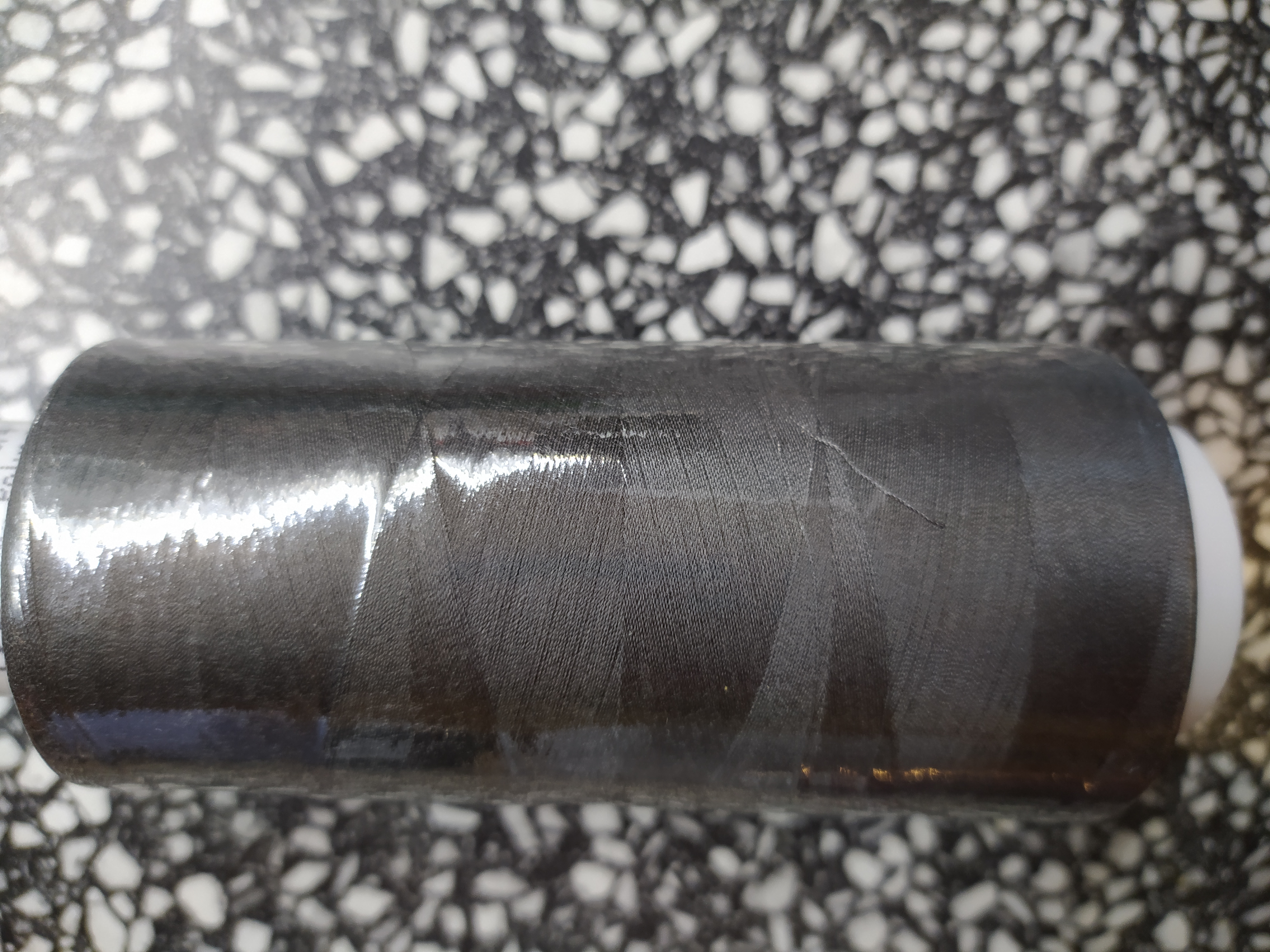 Nitě Trojalock 2500 m  pro overlocky tmavě šedohnědá 416