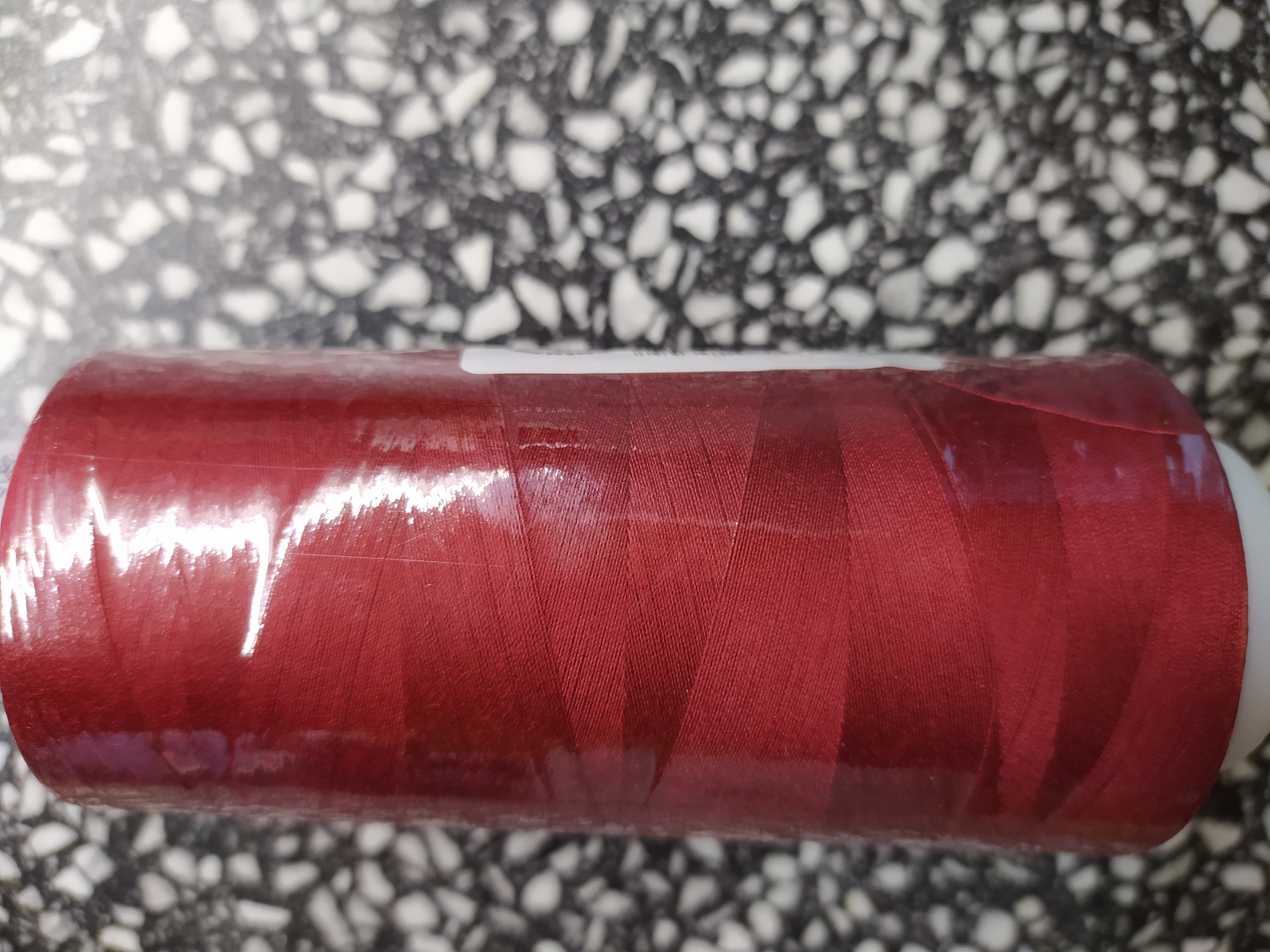 Nitě Trojalock 2500 m  pro overlocky vínová 106