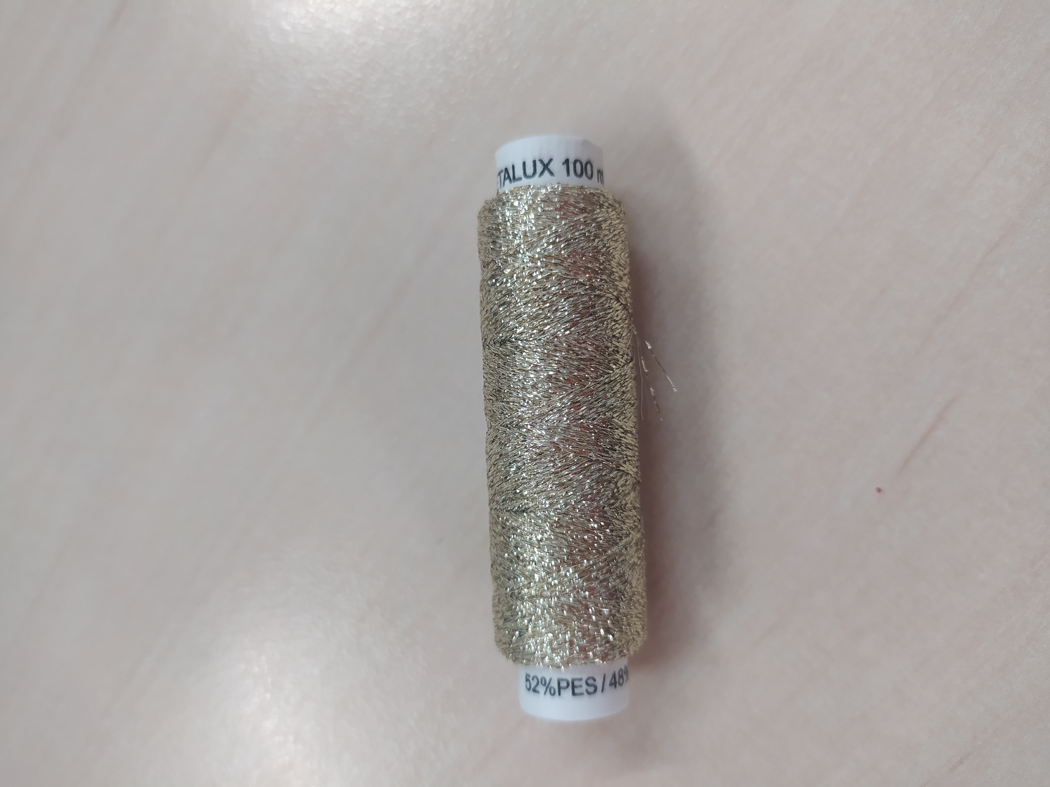 Efektní příze nitě Metalux 100 m světle zlatá