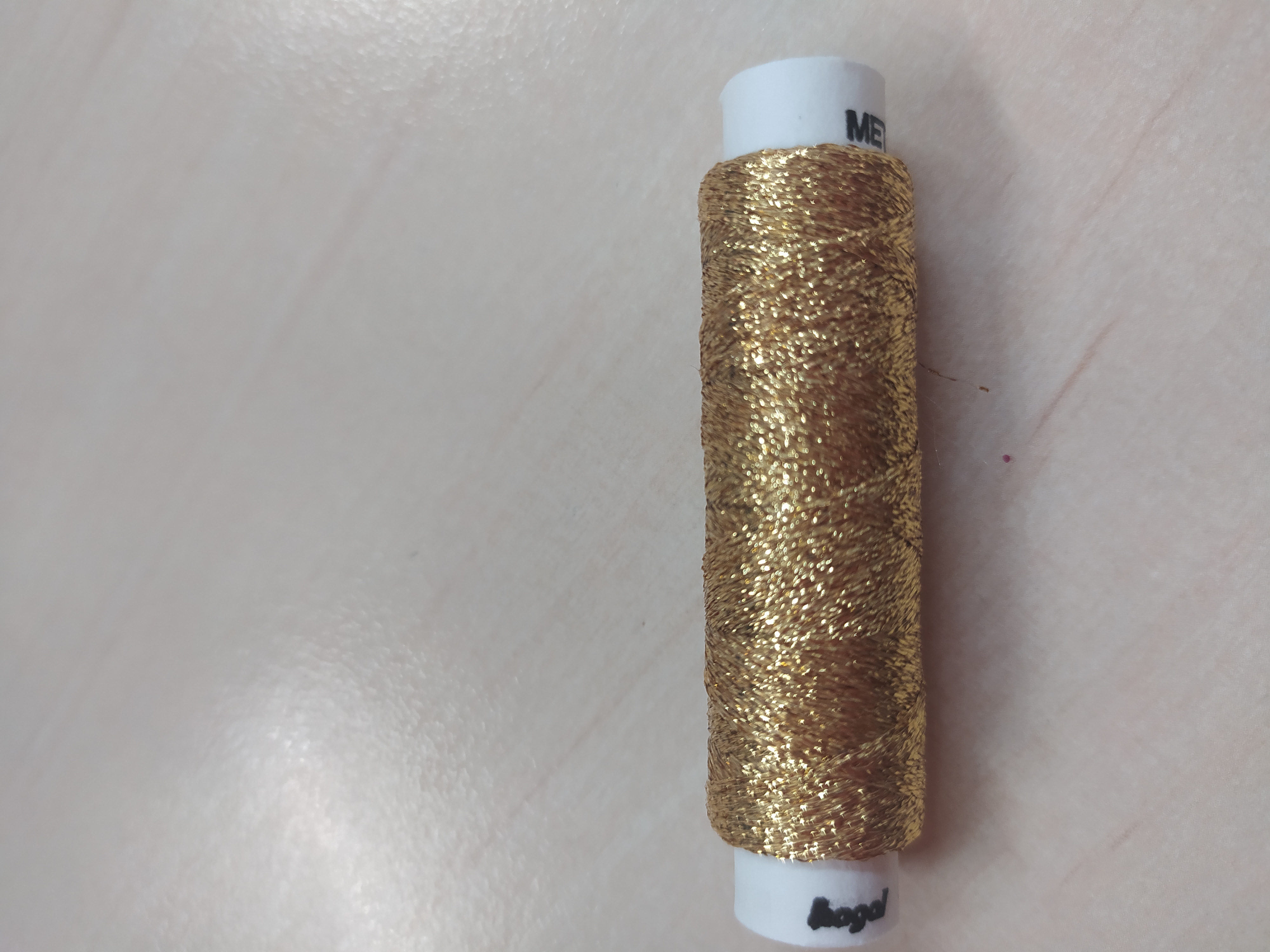Efektní příze nitě Metalux 100 m tmavě zlatá