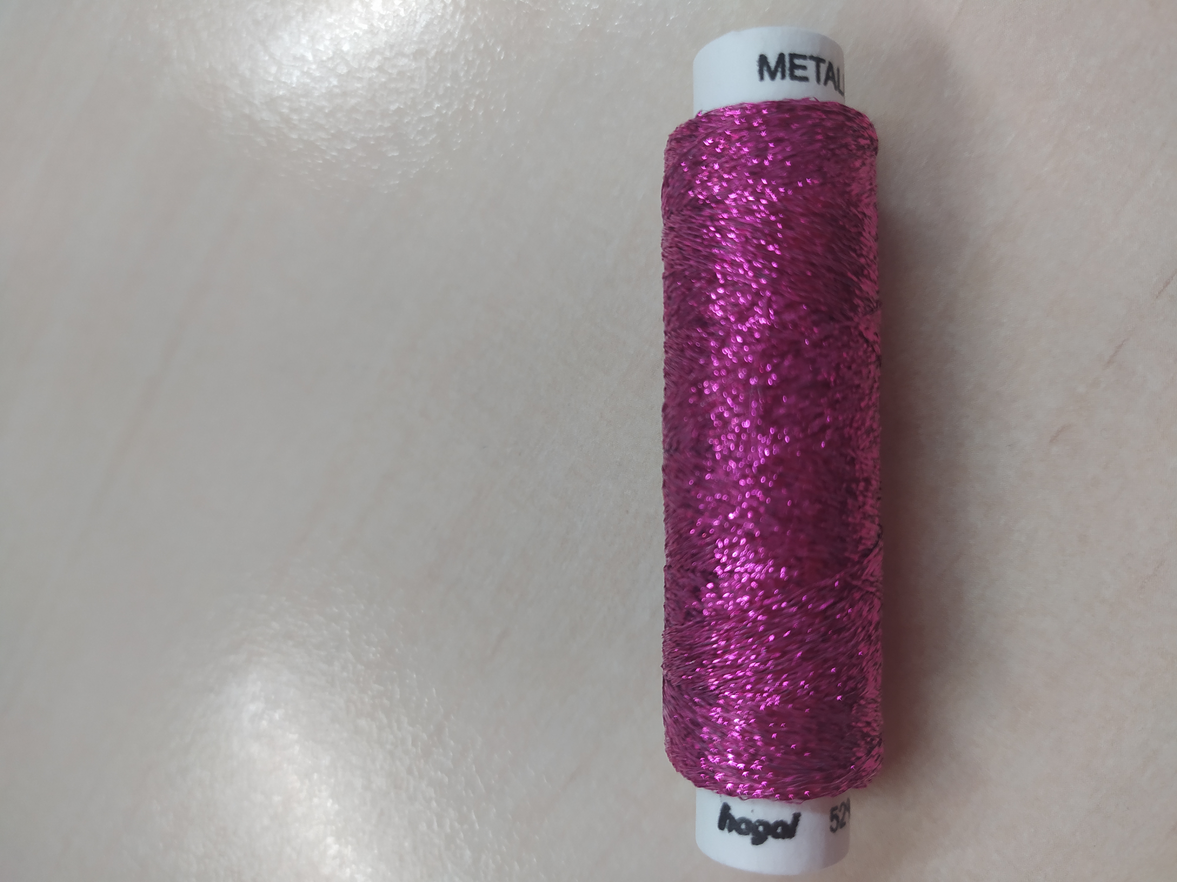 Efektní příze nitě Metalux 100 m cyklámen