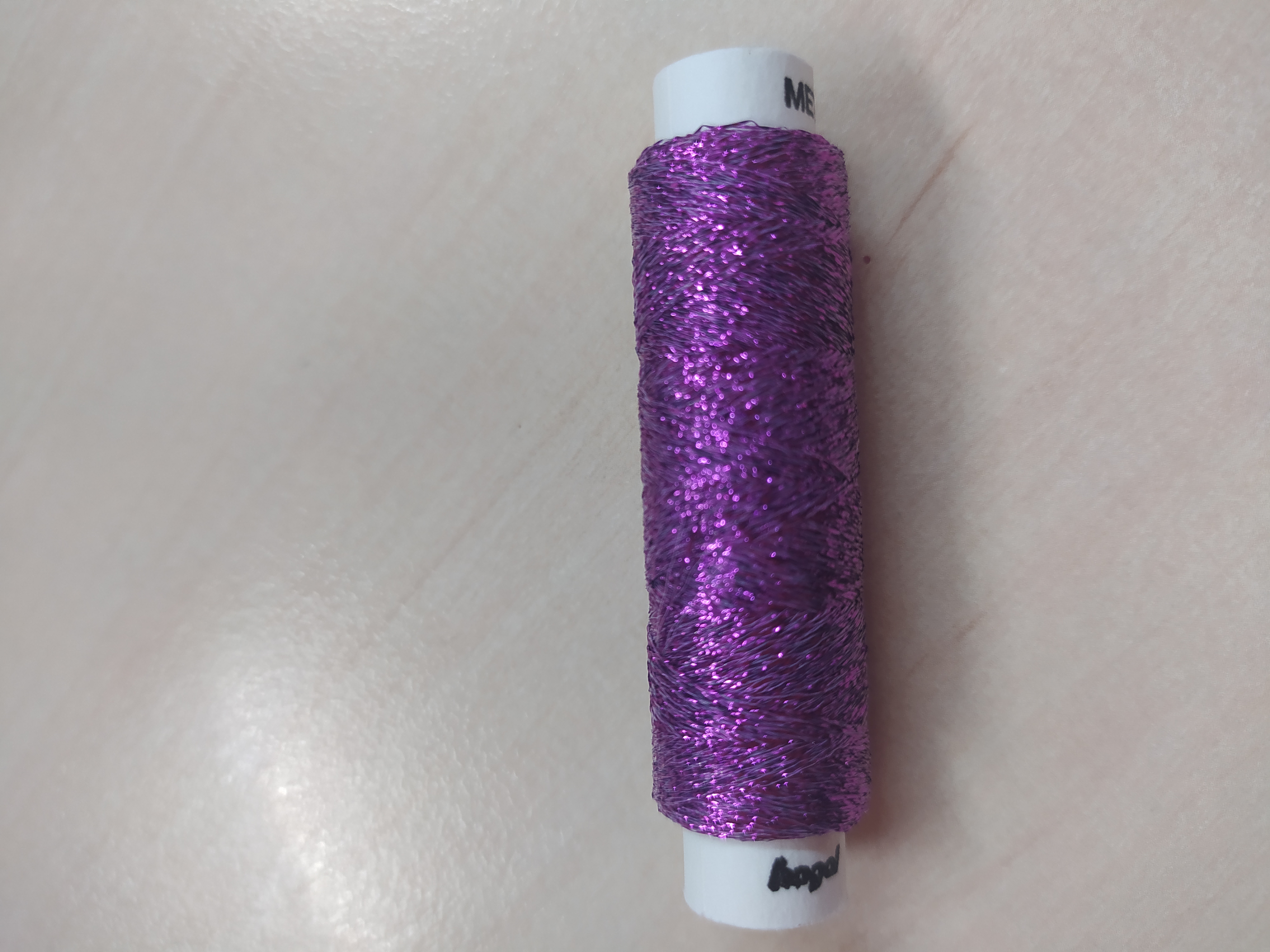 Efektní příze nitě Metalux 100 m fialová