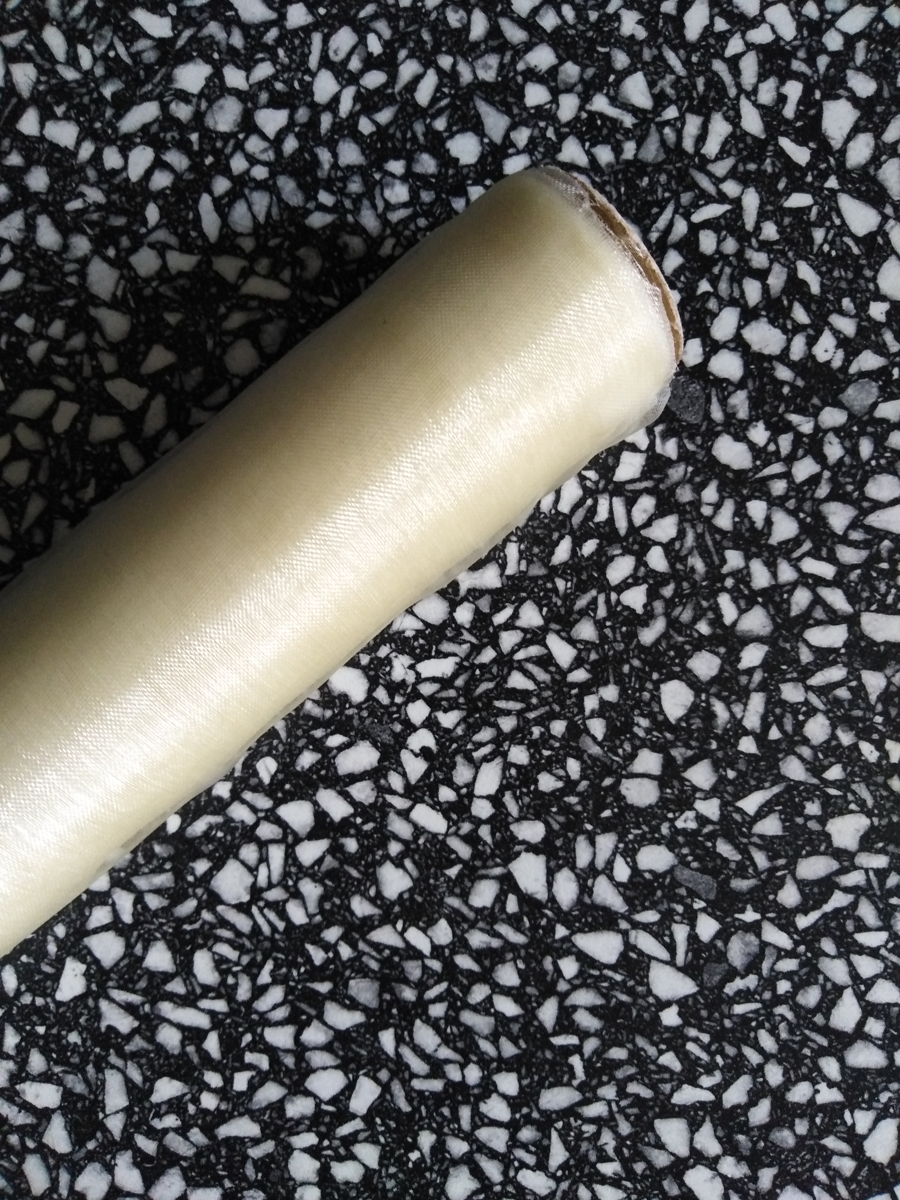 Organza řezaná šíře 36 cm krémová