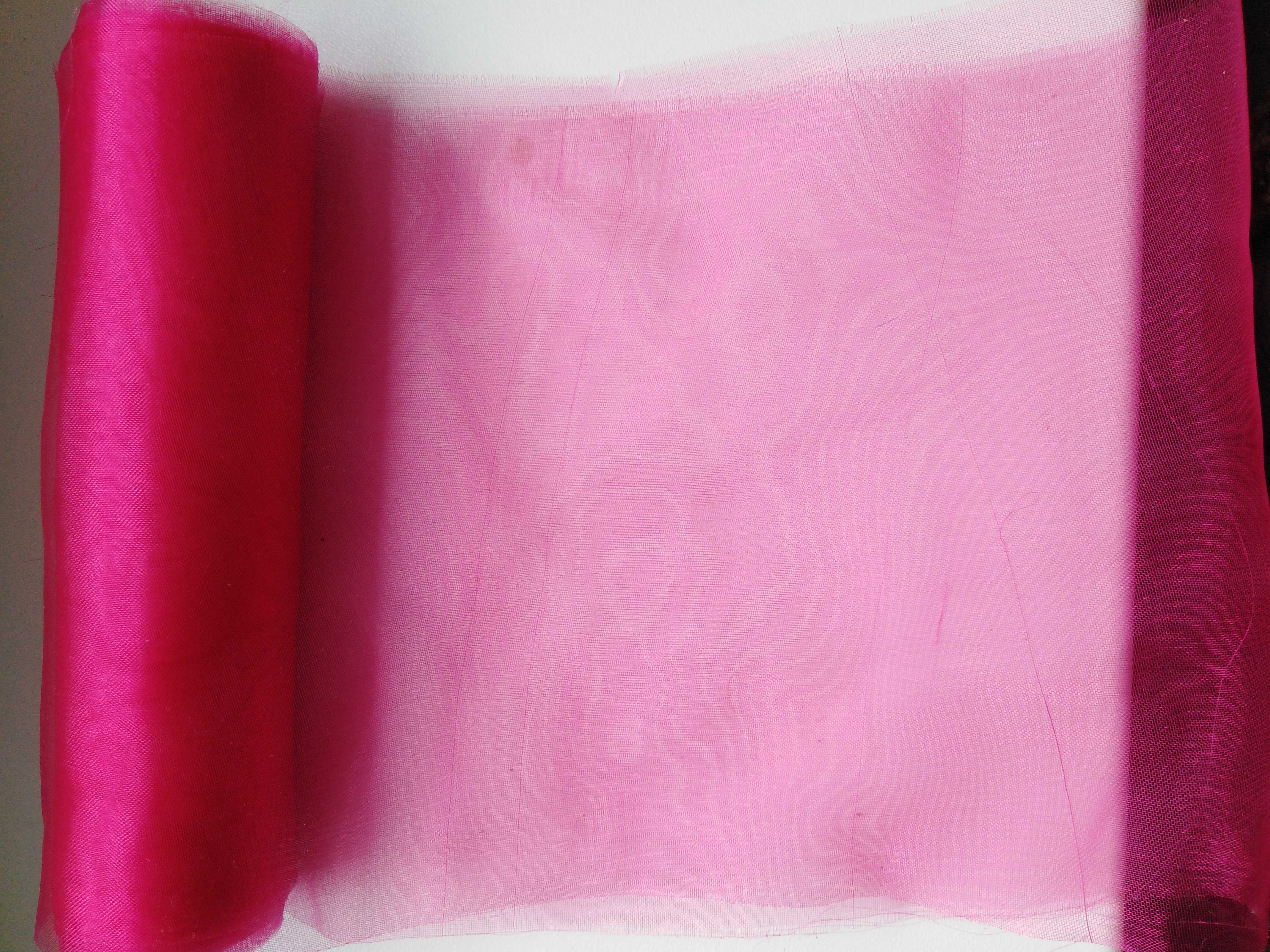 Organza řezaná šíře 16 cm cyklámen