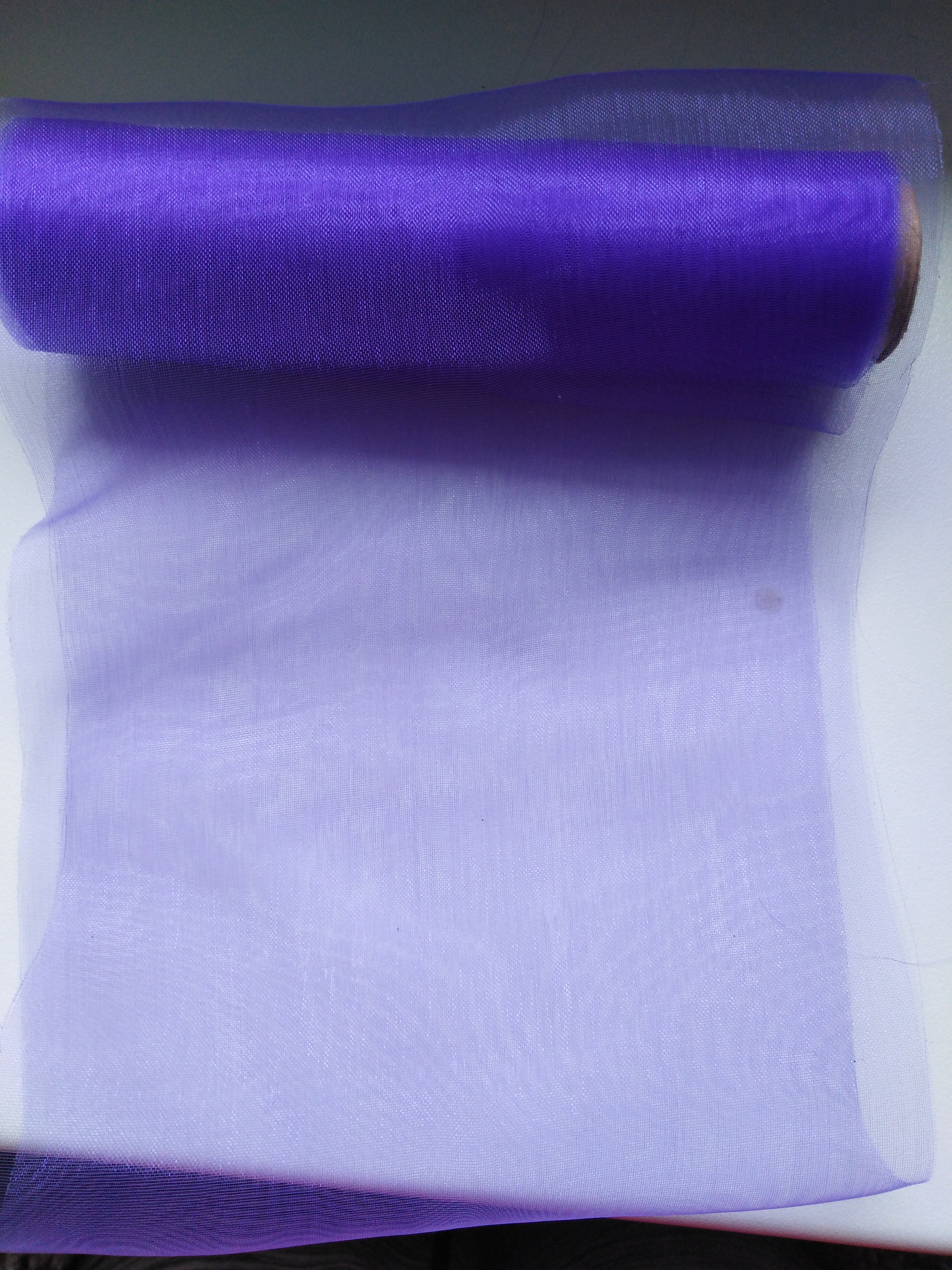 Organza řezaná šíře 16 cm tmavě fialová