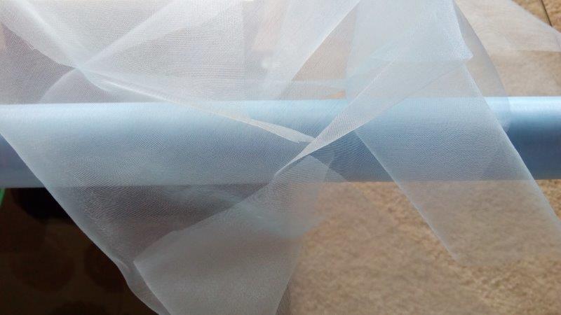 Organza řezaná šíře 36 cm nebeská modř