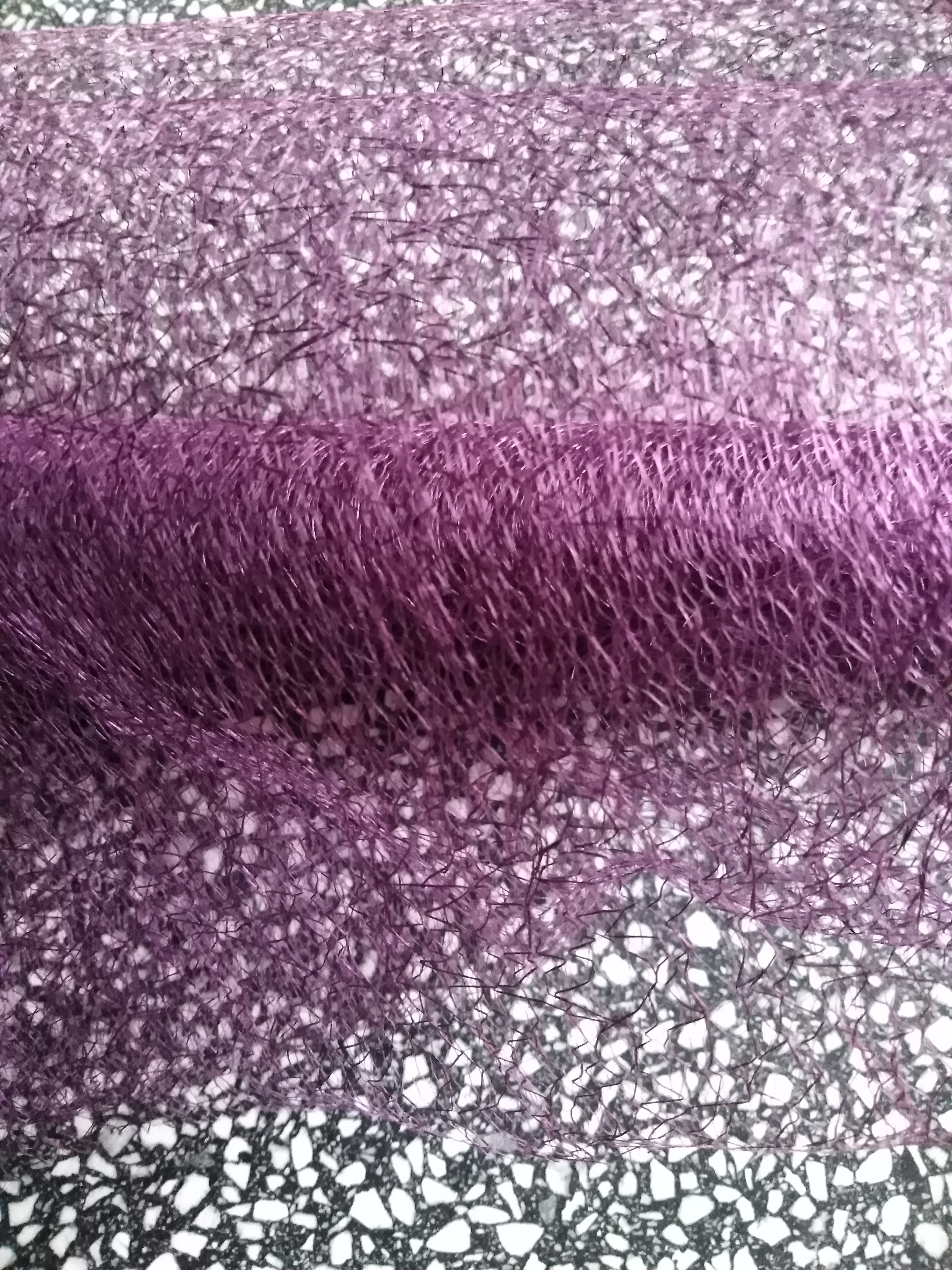 Organza pavučinka šíře 37-40 cm tmavě fialová