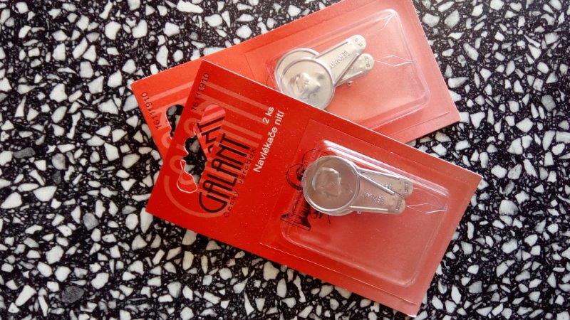 Navlékač jehel - karta 2 kusy