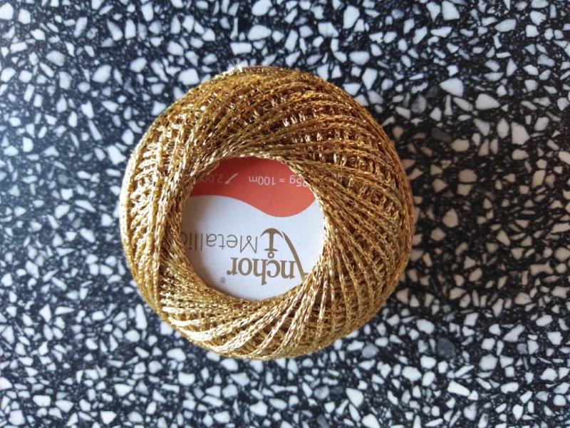 Příze Anchor Artiste zlatá 300