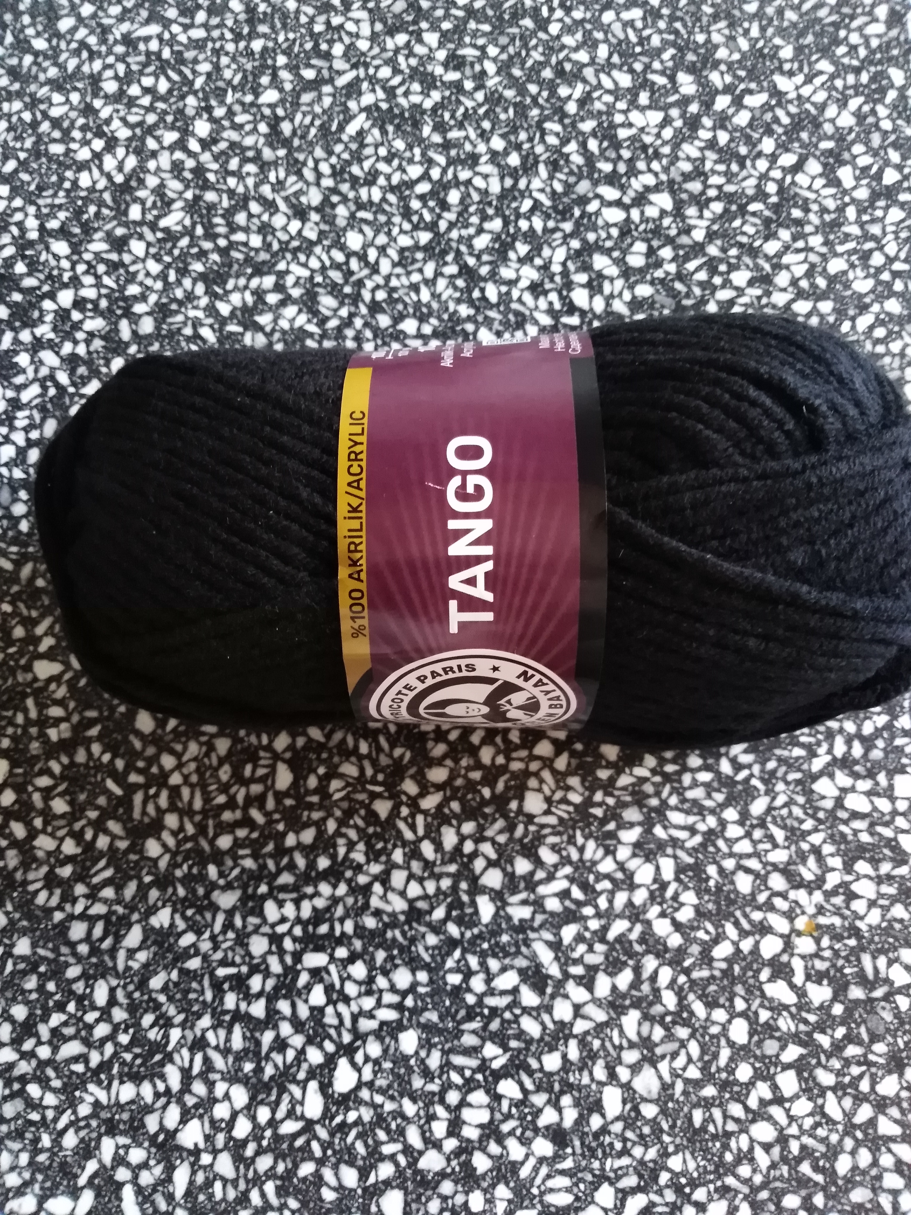 Příze Tango černá 999