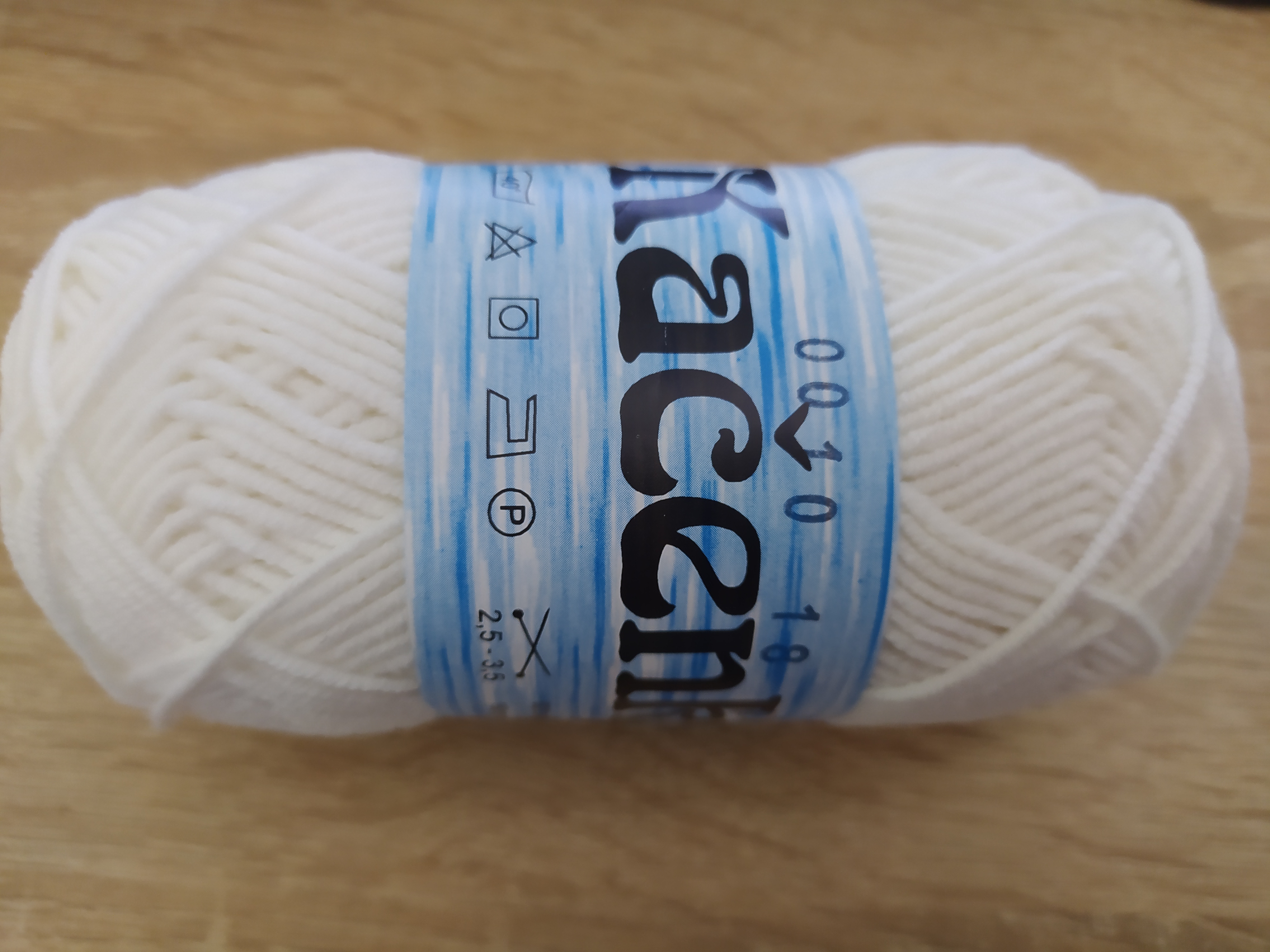 Příze Kačenka bílá 0010