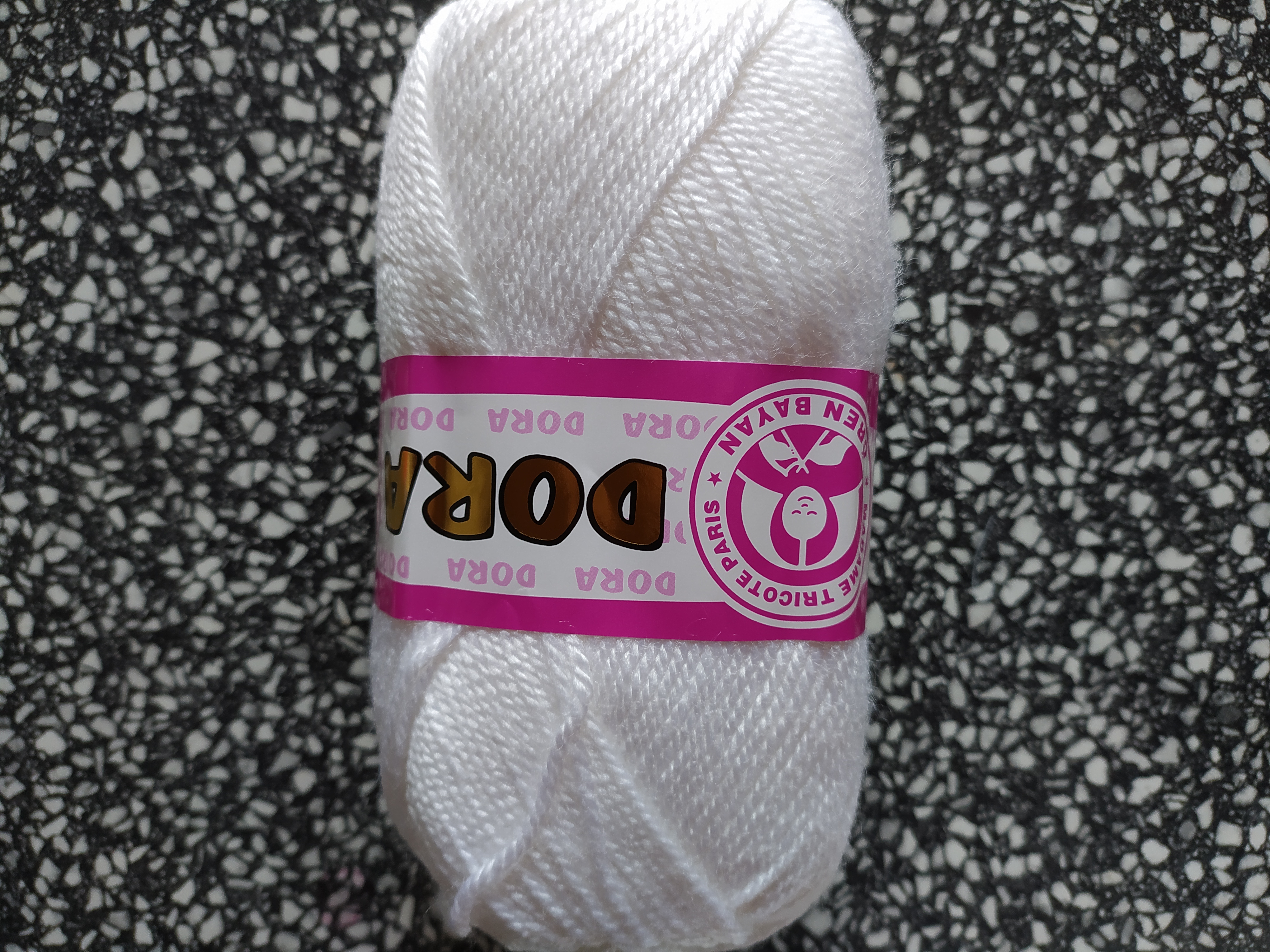 Příze Dora zářivě bílá 100