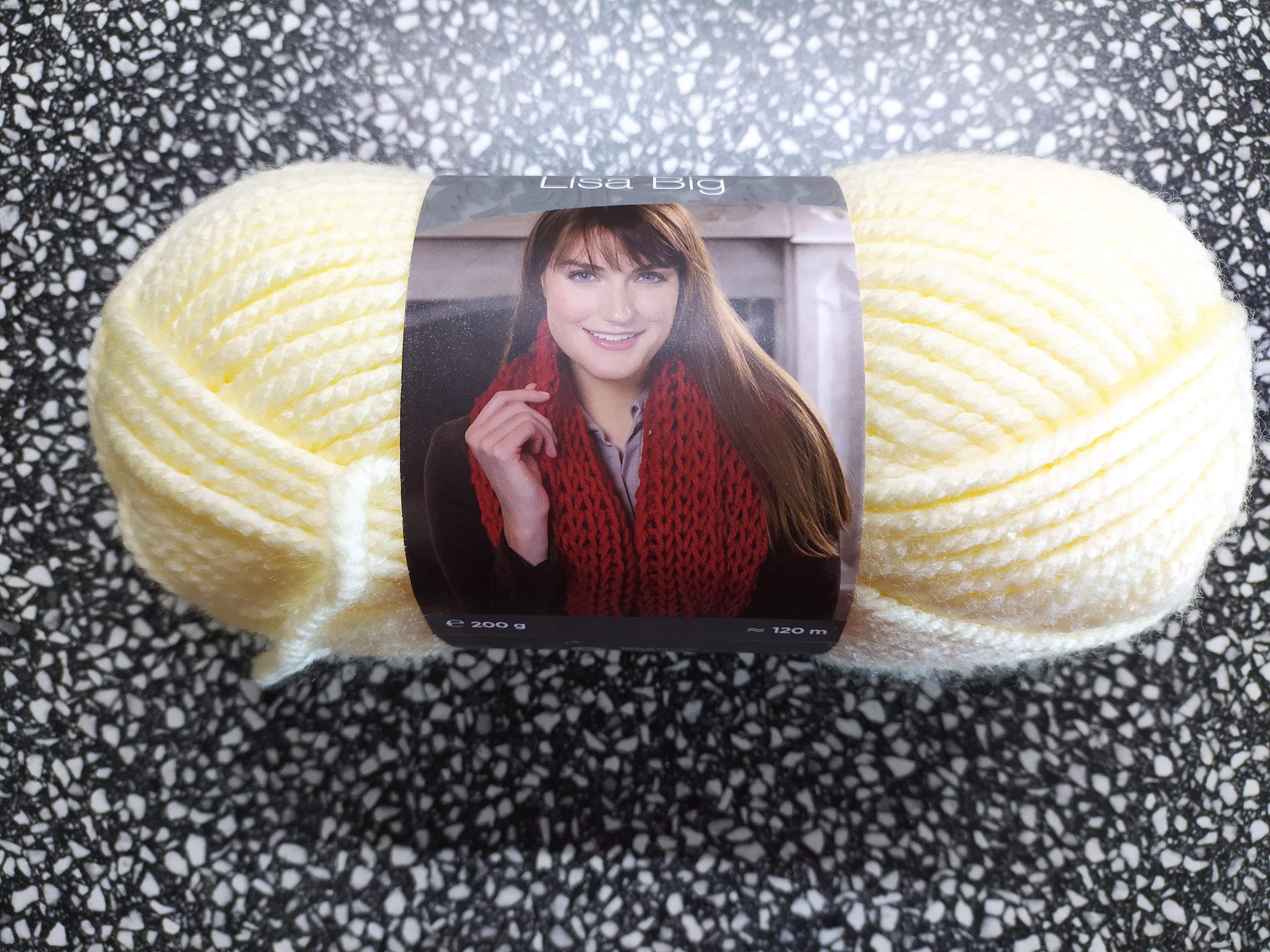 Příze Red Heart Lisa Big světle krémová 0102