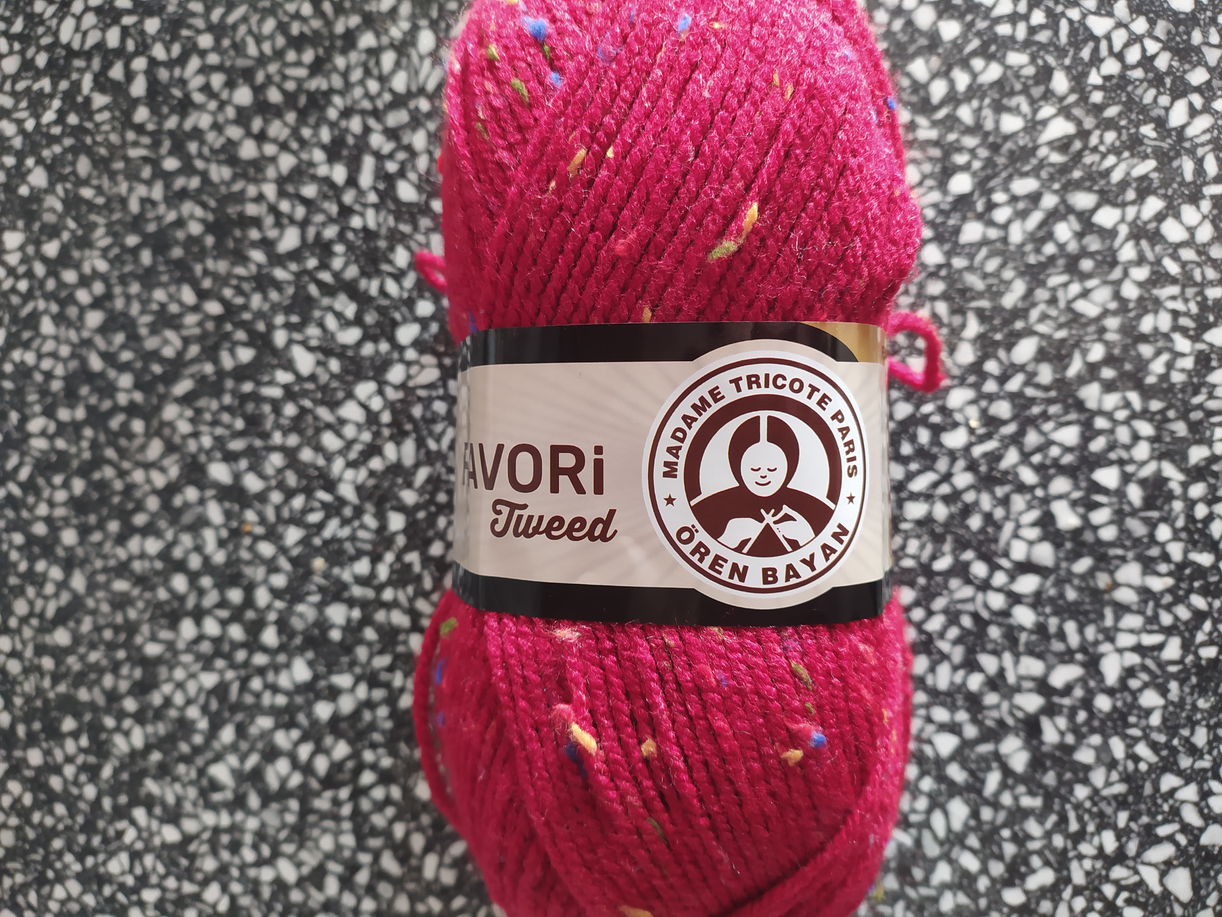 Příze FAVORI TWEED tmavě červená 034