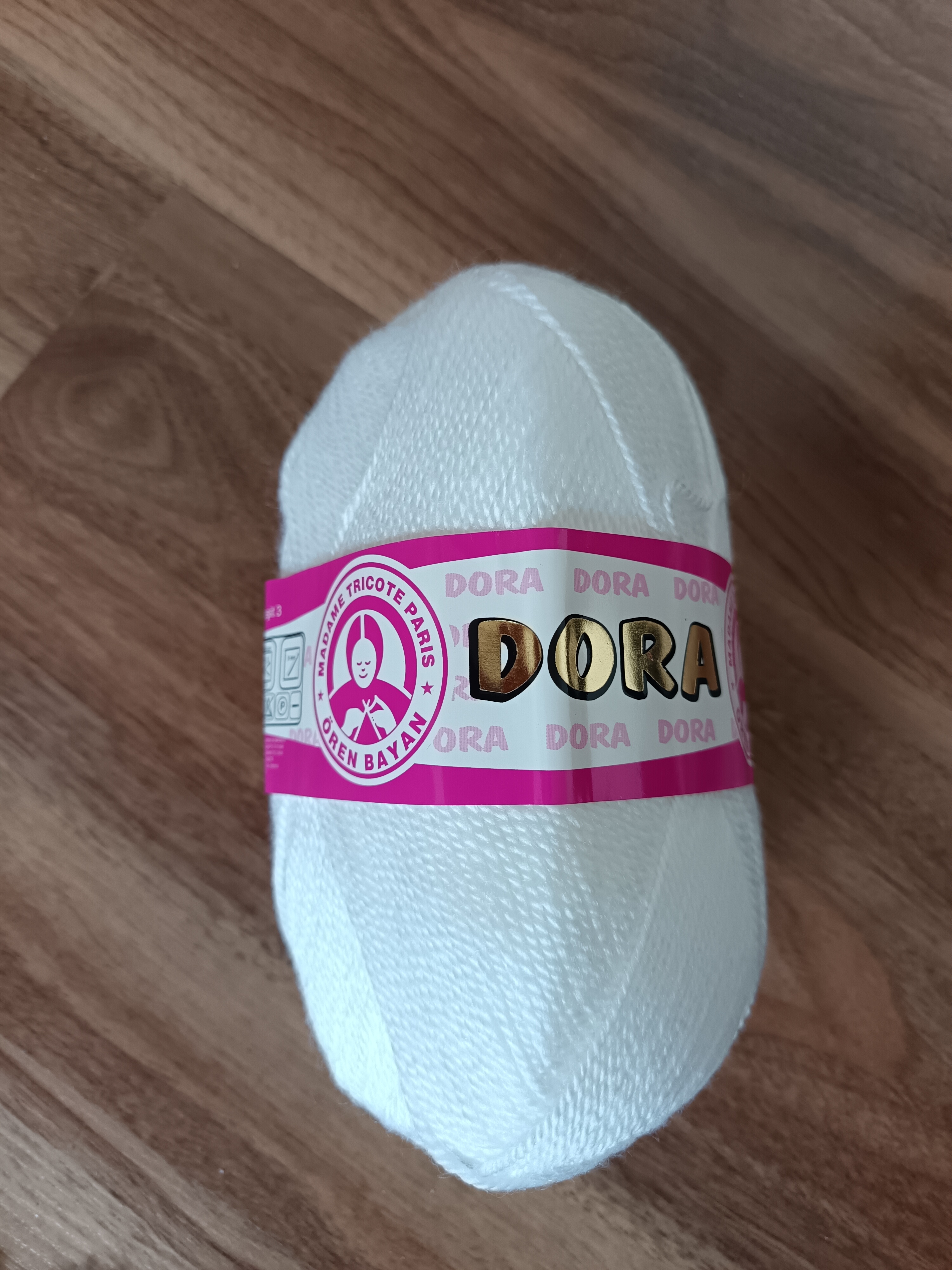 Příze Dora krémová bílá 111