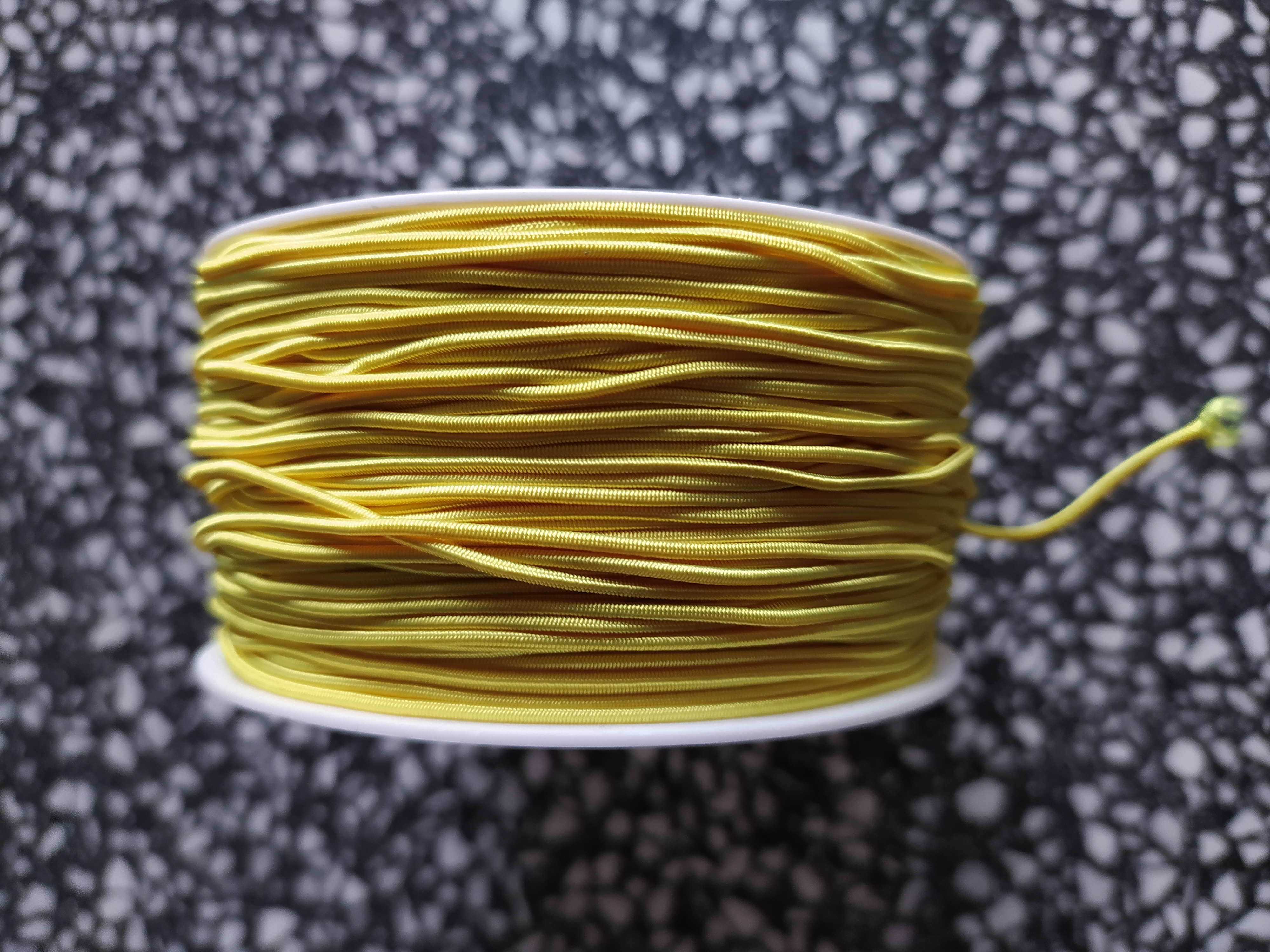 Klobouková guma 1,2 mm - karta 10 m žlutá