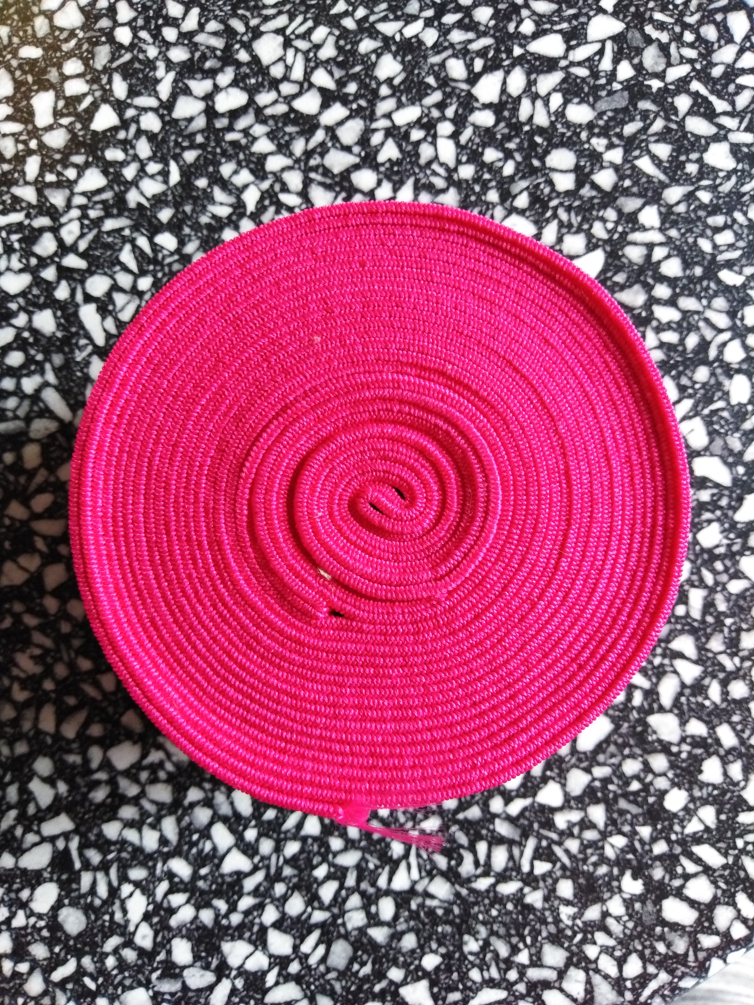 Pruženka plochá 50 mm cyklámen