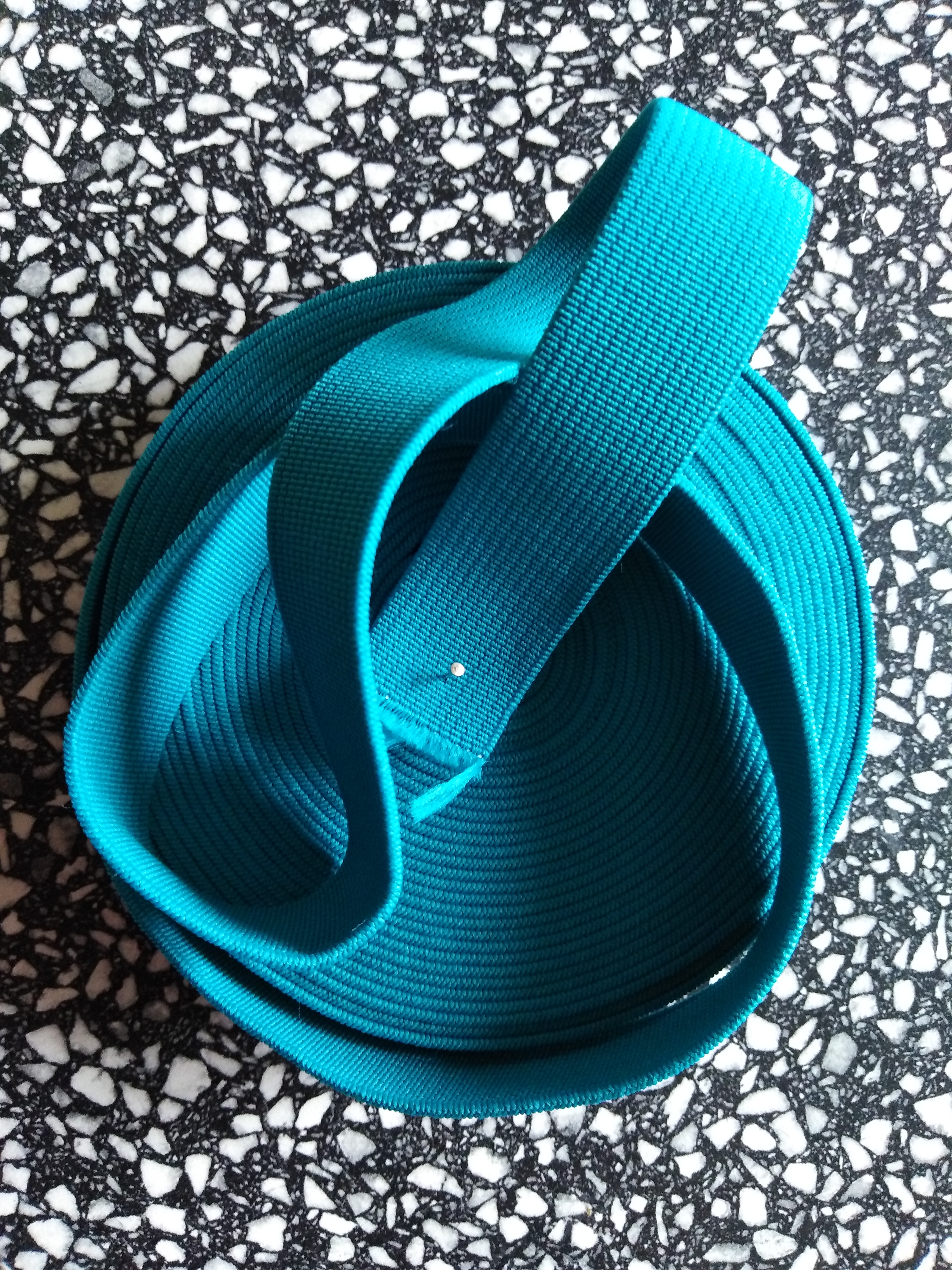 Pruženka plochá 21 mm tyrkys